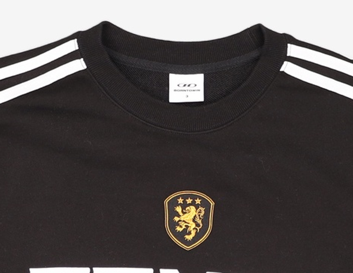 본투윈(BORN TO WIN) TRACK LINE EMBLEM SWEATSHIRTS [BLACK] 3