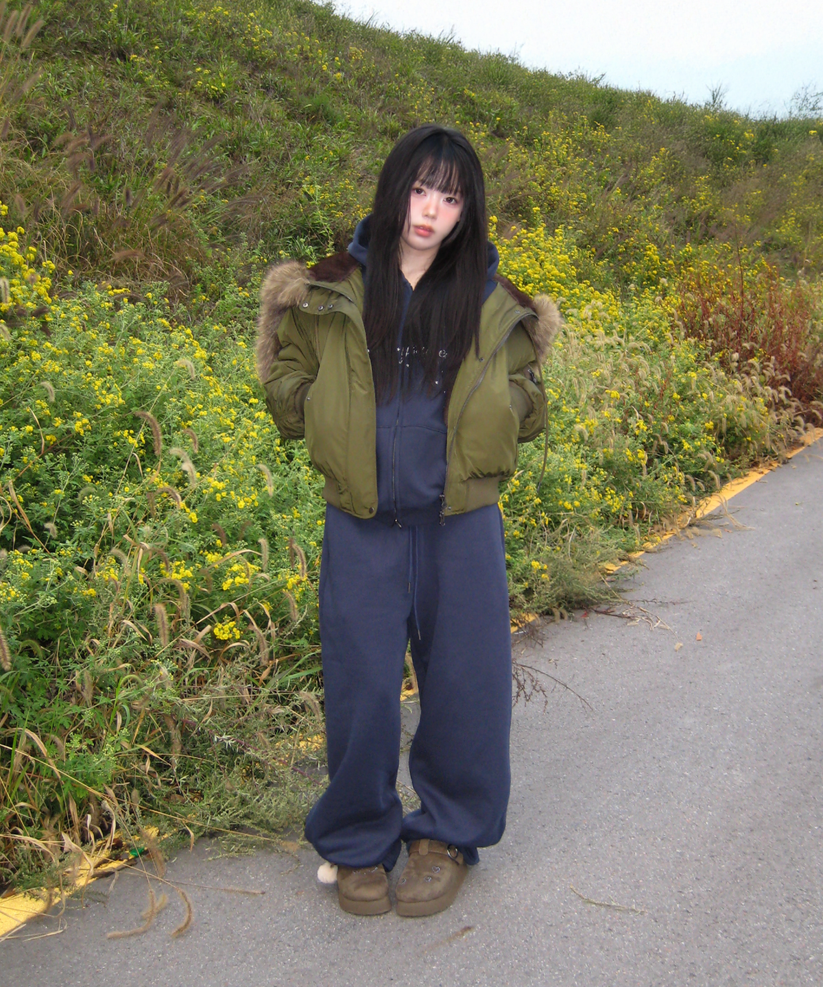 유희(YOUHEE) [YOUHEE X OTZ] FUR PLATFORM CLOGS_KHAKI