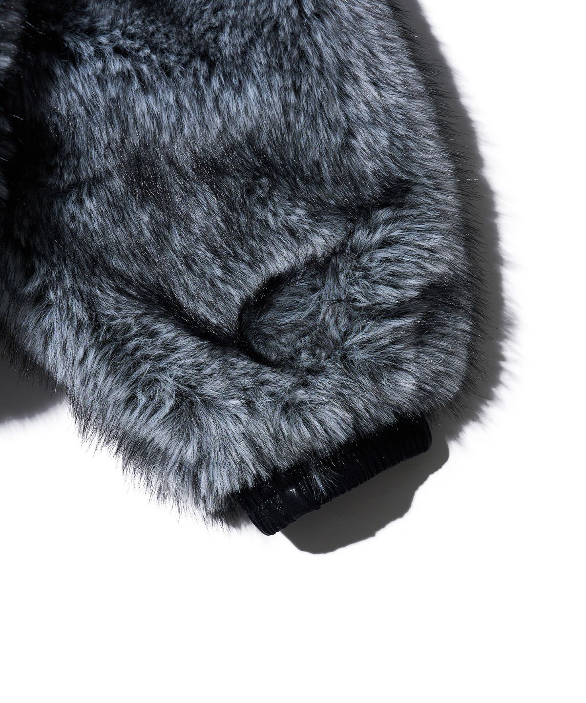 유희(YOUHEE) REVERSIBLE FUR LEATHER JUMPER_BLACK