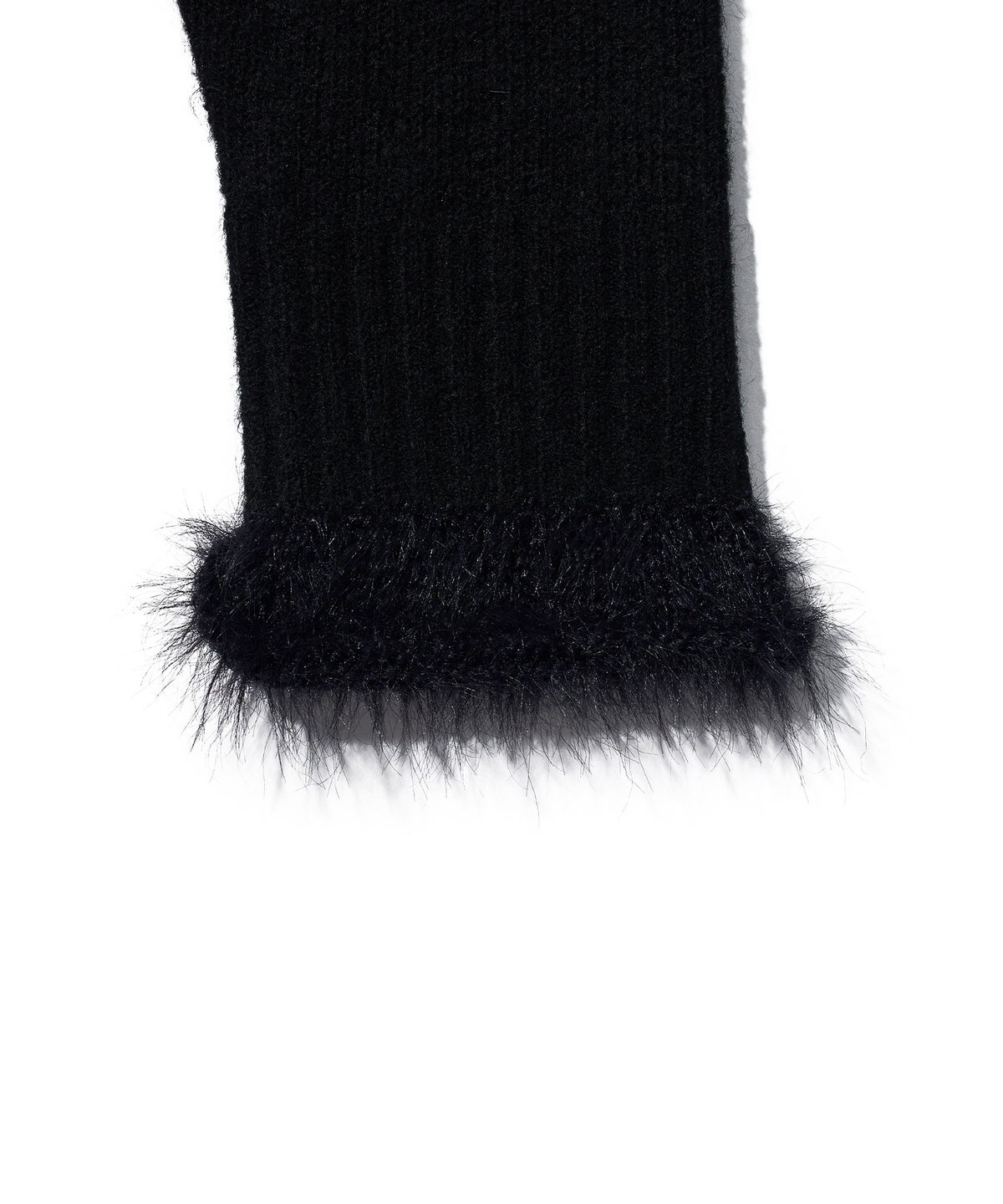 유희(YOUHEE) OFF-SHOULDER FUR TRIMMING CABLE KNIT_BLACK