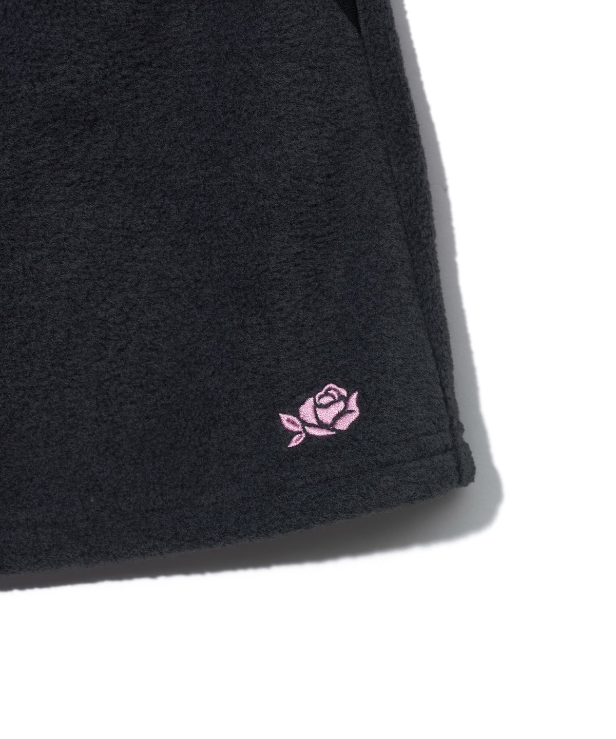 유희(YOUHEE) FLEECE RAW-RISE SKIRT_CHARCOAL
