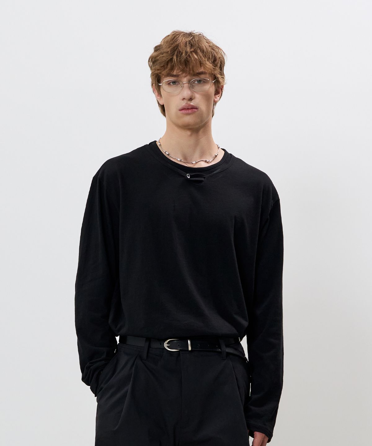 노운(NOUN) 레이어드 헨리 티셔츠 (블랙)