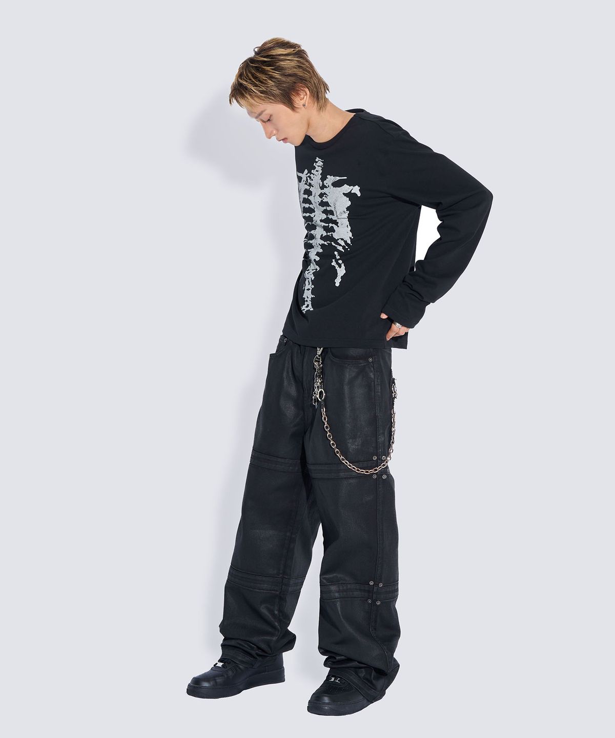 피치블랙(PITCHBLACK) SKELETON GRAPHIC LONG SLEEVE T-SHIRT (BLACK)