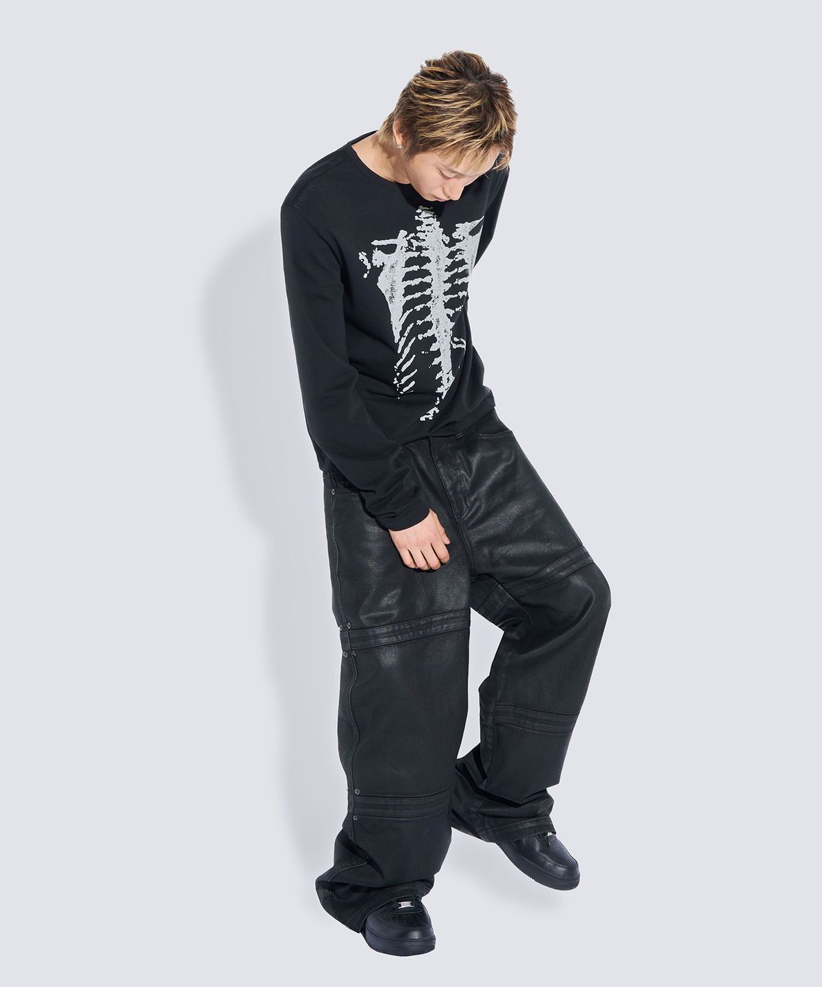 피치블랙(PITCHBLACK) SKELETON GRAPHIC LONG SLEEVE T-SHIRT (BLACK)