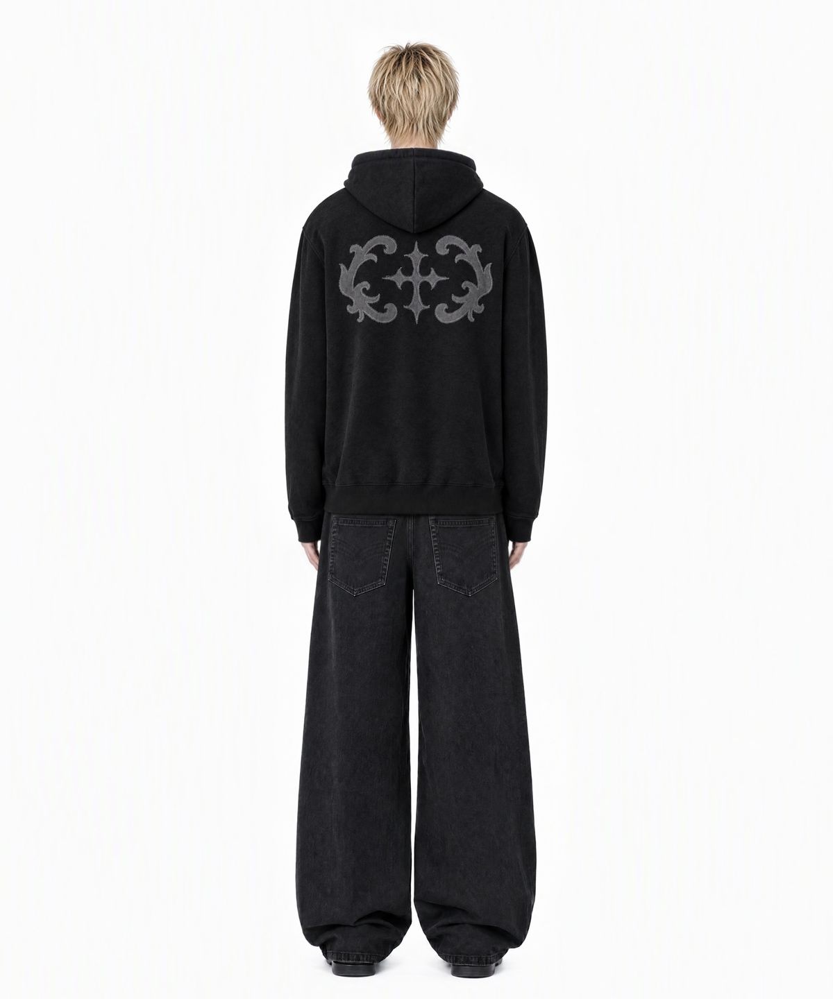 아이돈워너셀(IDWS) Stem Patch Hoodie Black