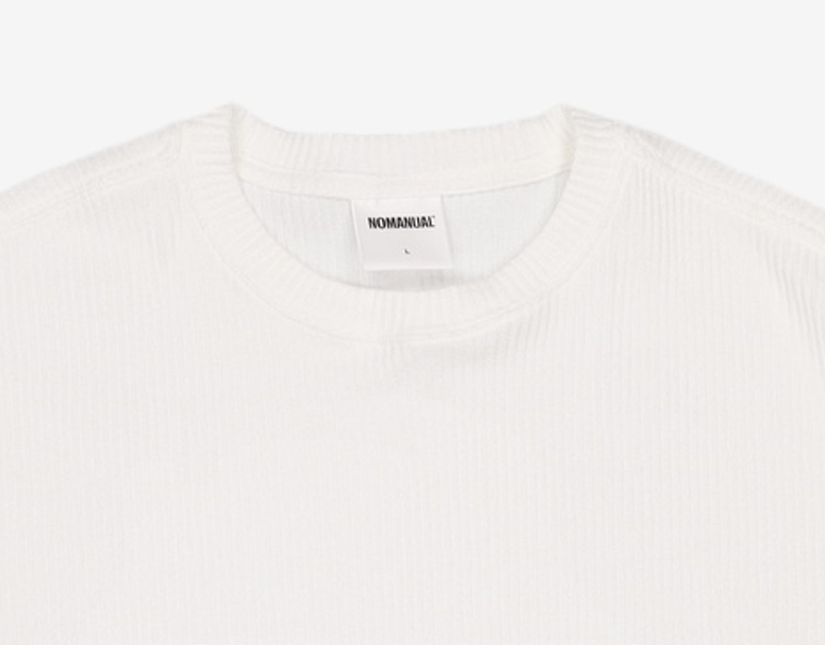 노매뉴얼(NOMANUAL) EMBLEM DAMAGED KNIT LONG SLEEVE TEE - WHITE 100