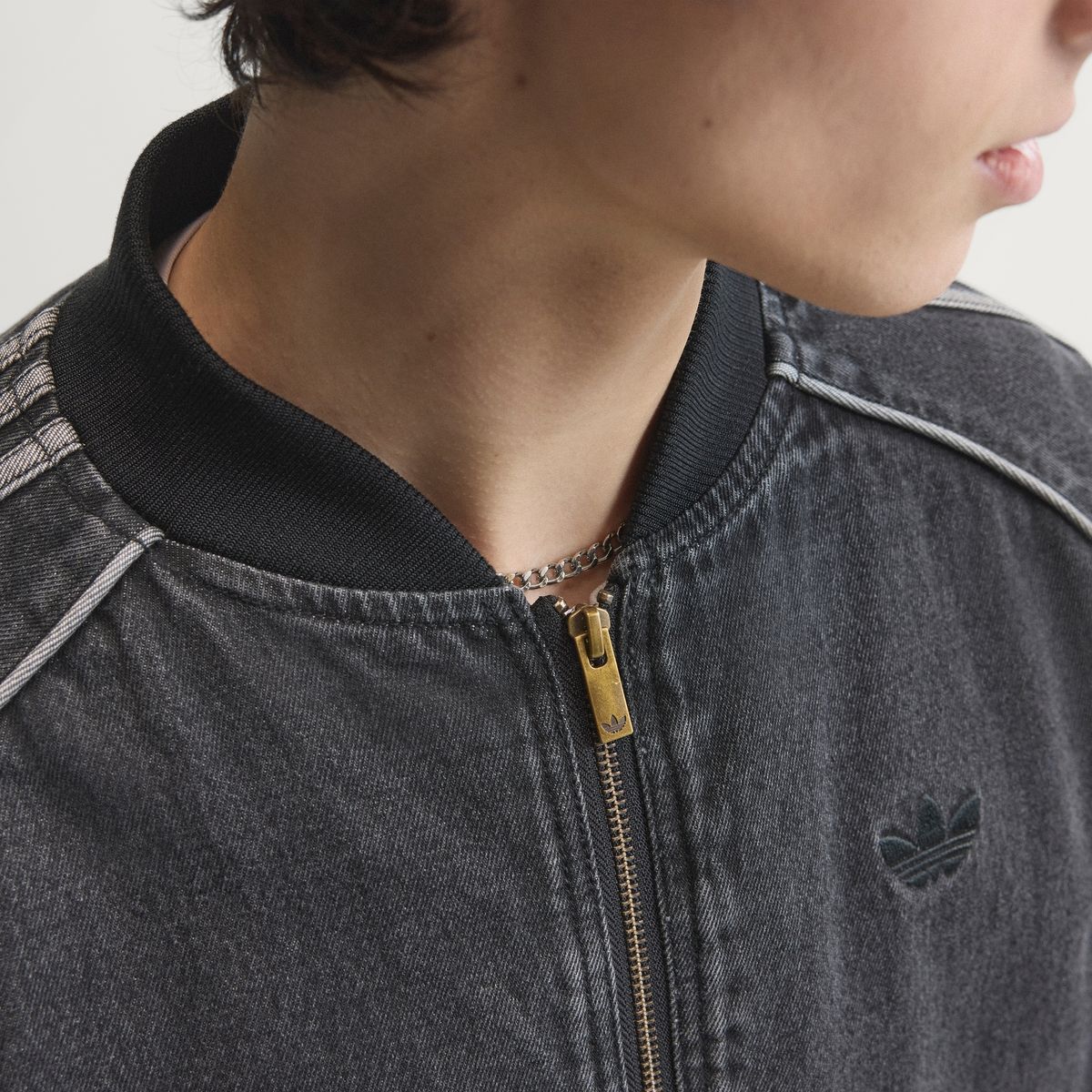 아디다스(ADIDAS) SST 데님 트랙탑 - 트루블랙데님 / IB6948