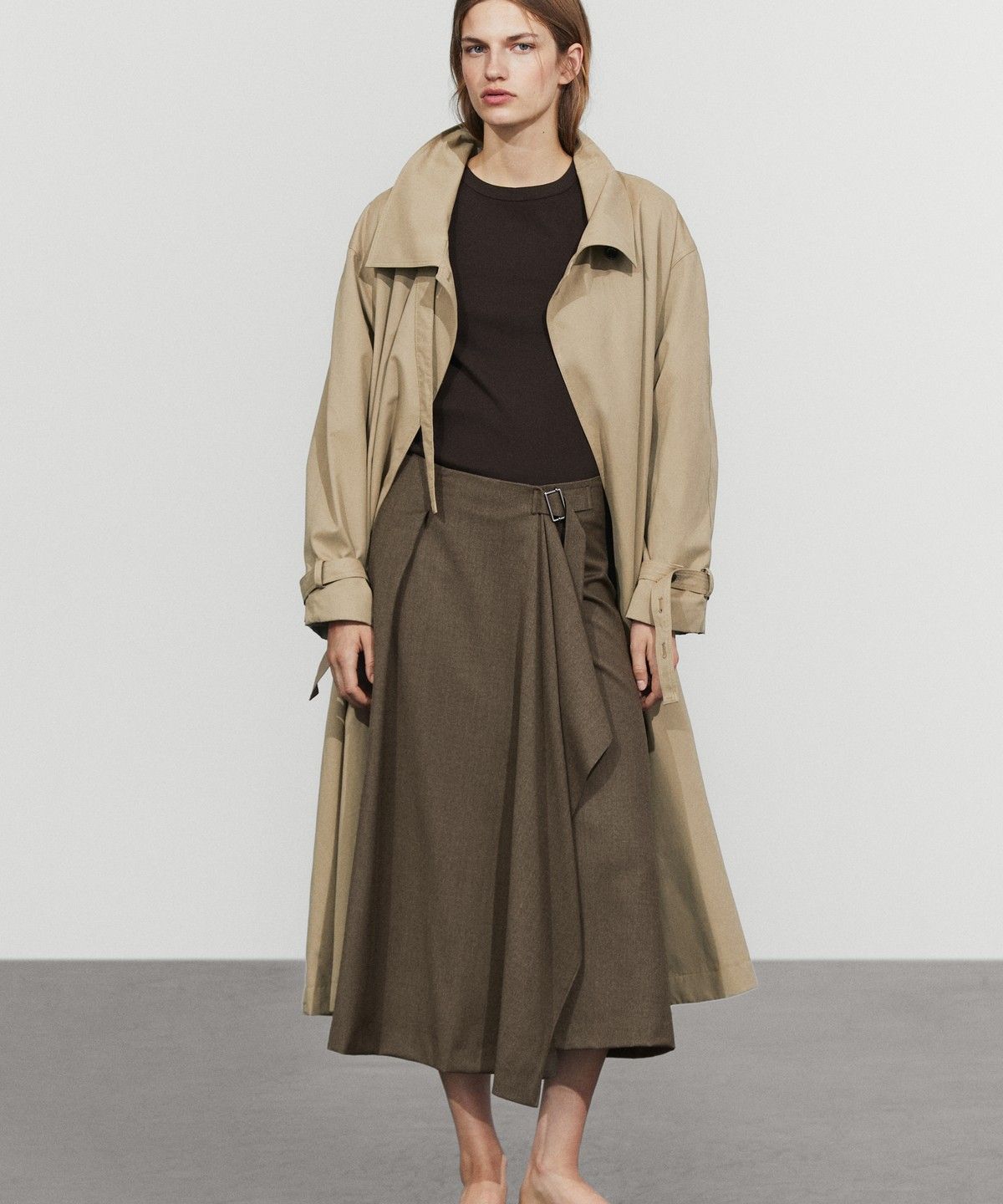 마시모두띠(MASSIMO DUTTI) 버클 디테일 미디 스커트