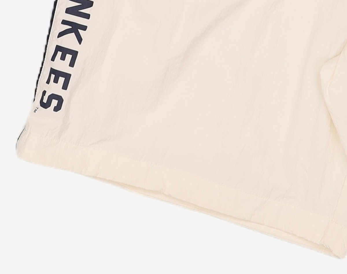 엠엘비(MLB) 바시티 스포티브 파이핑 5부 반바지 NY (Ivory) XL