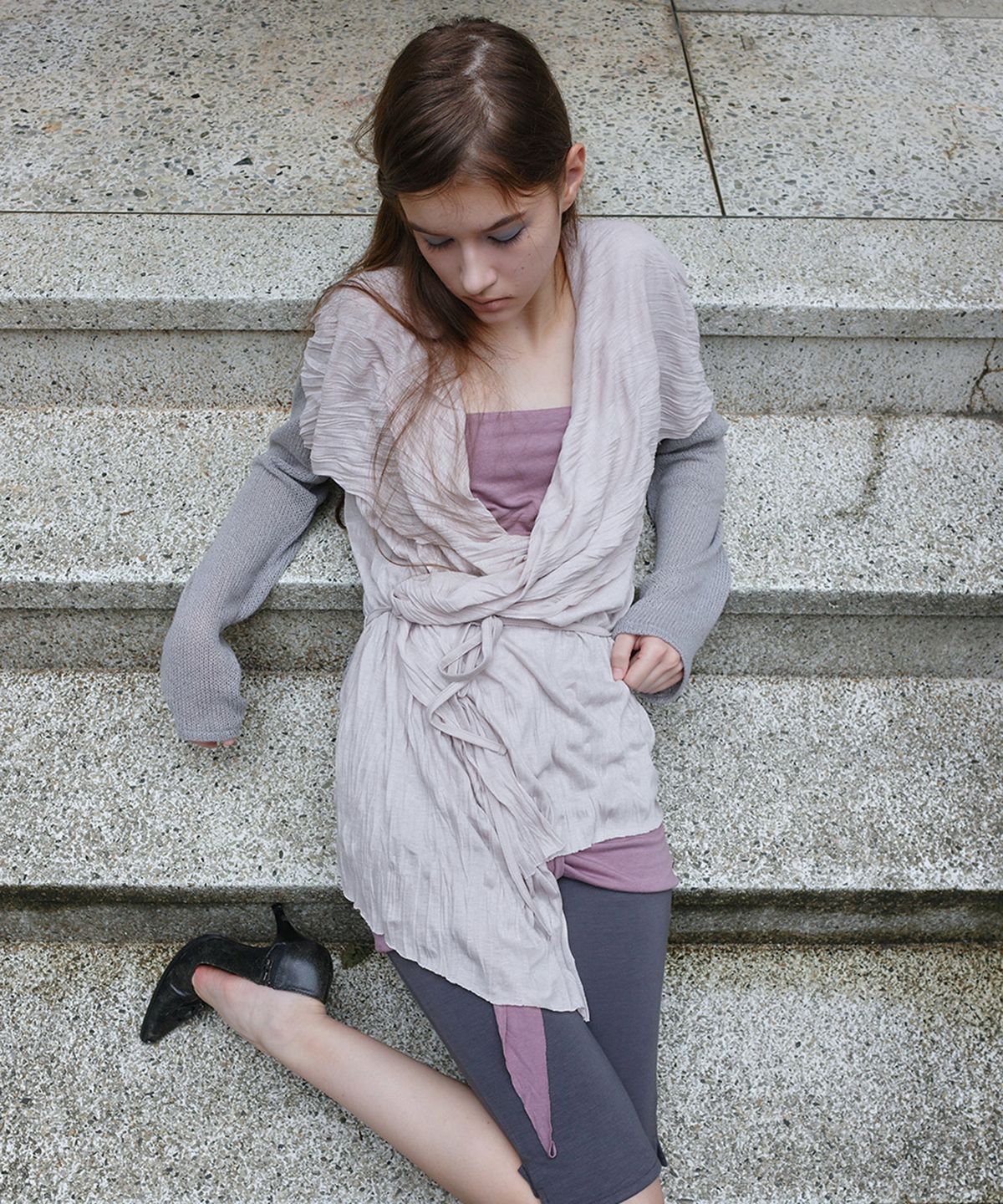 필세(PHILCE) Contrast Wrinkle Wrap Cardigan, Beige