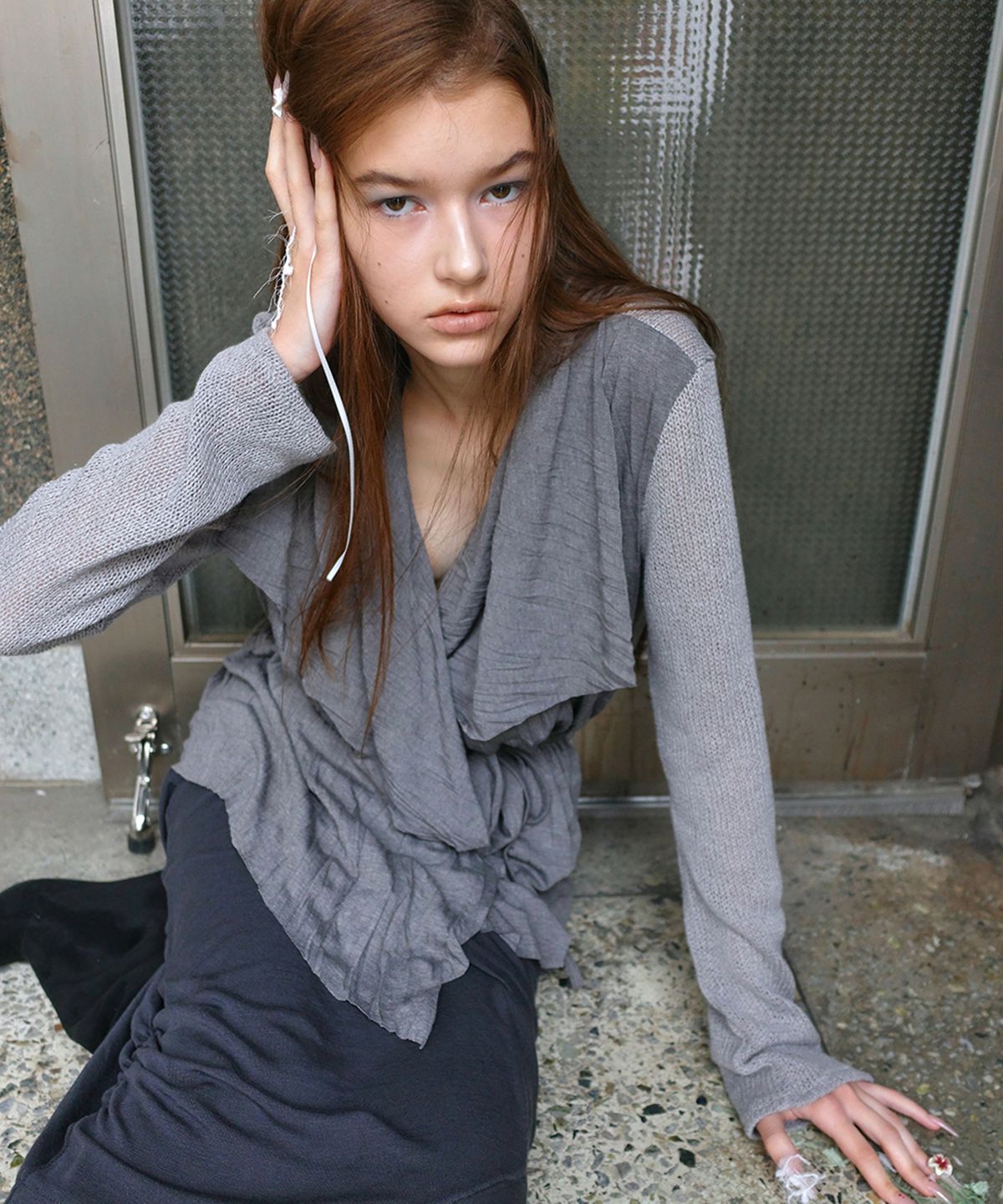 필세(PHILCE) Contrast Wrinkle Wrap Cardigan, Charcoal