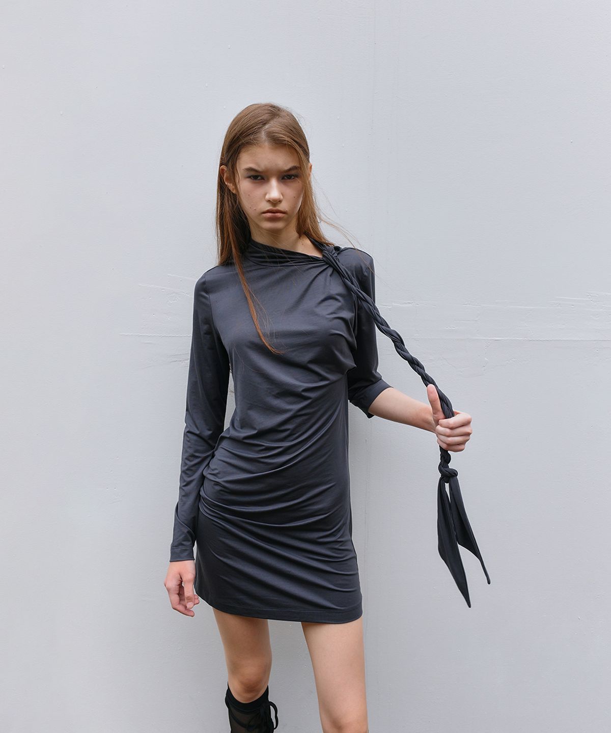 필세(PHILCE) Fluid Scarf Mini Dress, Charcoal