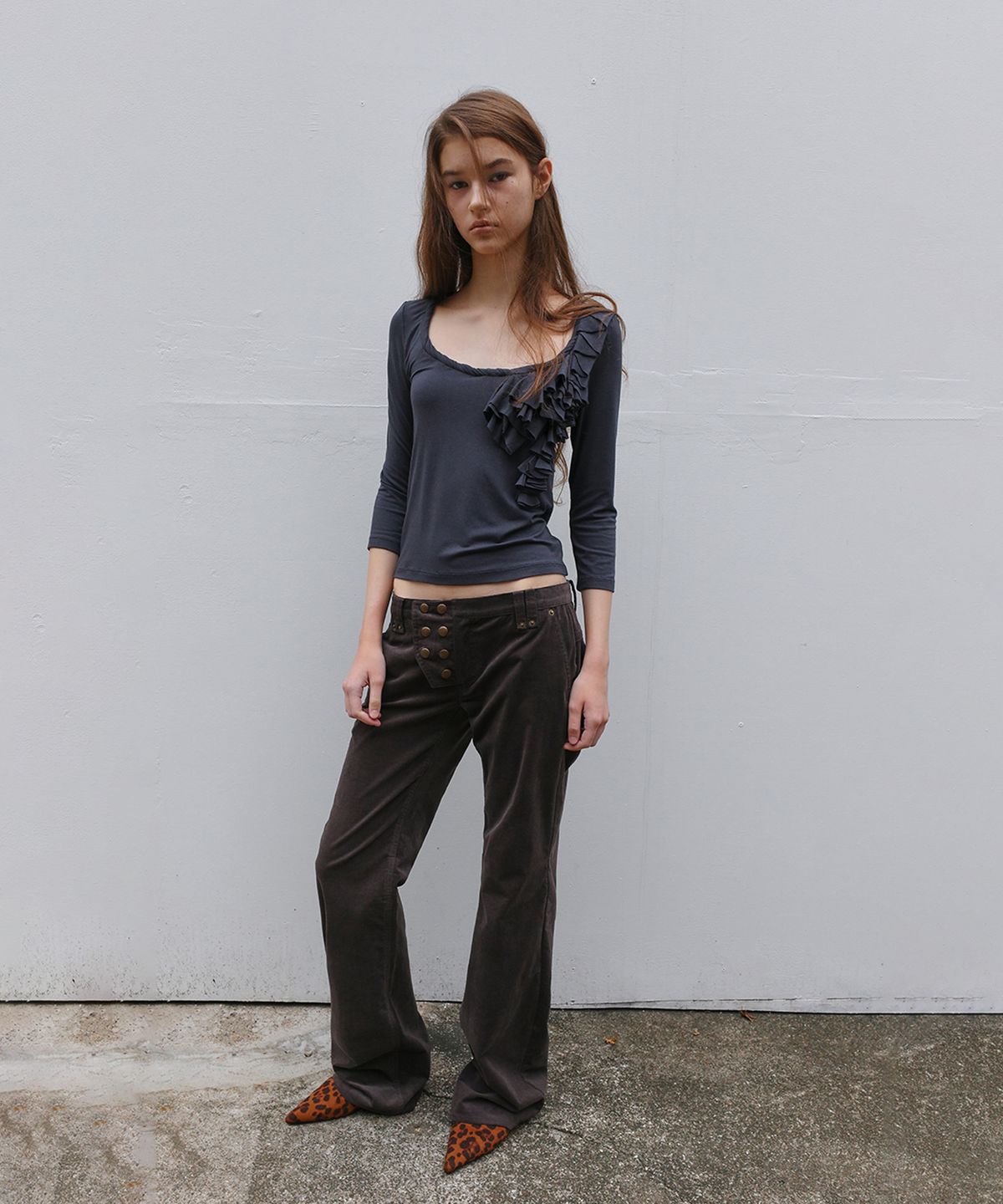 필세(PHILCE) Offset Corduroy Pants, Dark Brown
