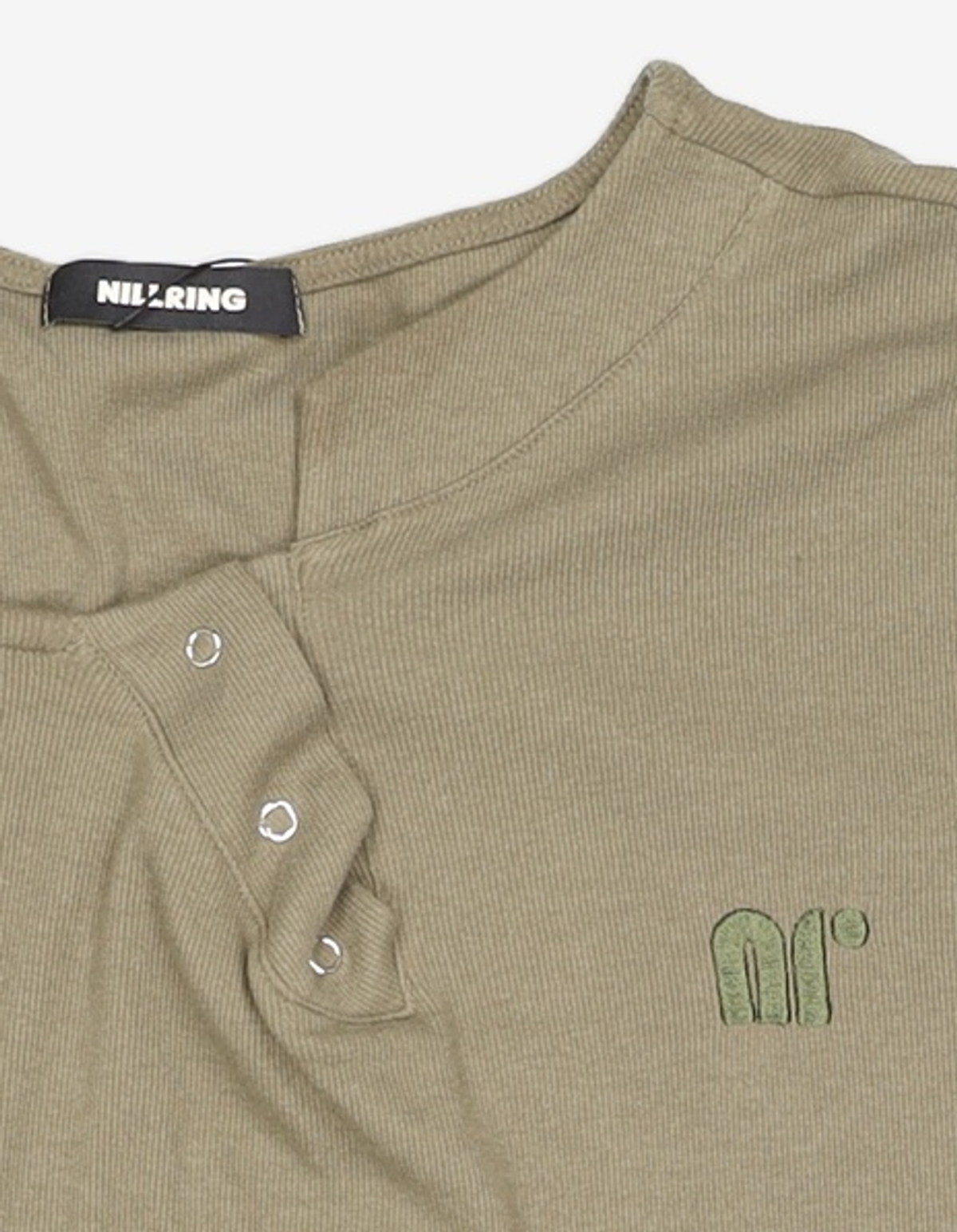 닐링(NILLRING) T18.00 Haff-off-shoulder Short-sleeved T-shirt _ Khaki FREE