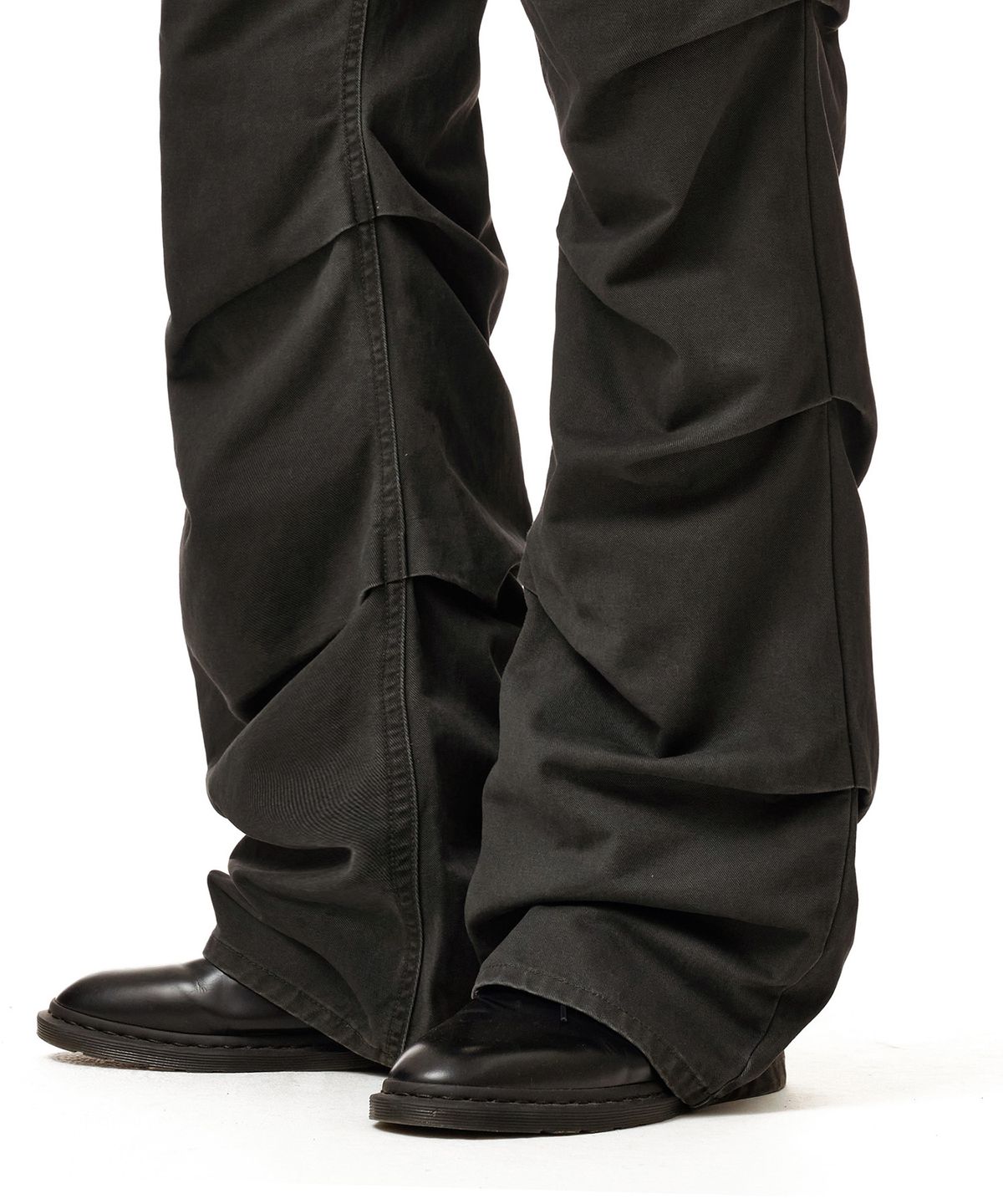 데케트(DECET) Loose Flared Shirring Pants DCPT075Charcoal