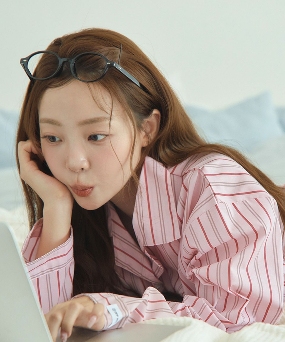 오프아워(OFFHOUR) 페일 로즈 긴팔 잠옷 세트