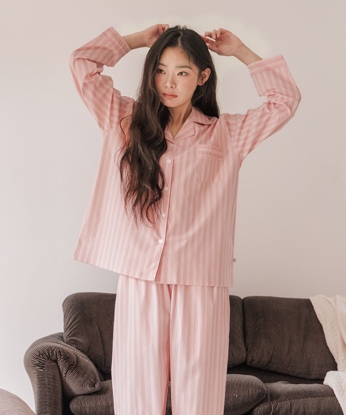 오프아워(OFFHOUR) [2SET] 글로시피치 긴팔 잠옷 세트