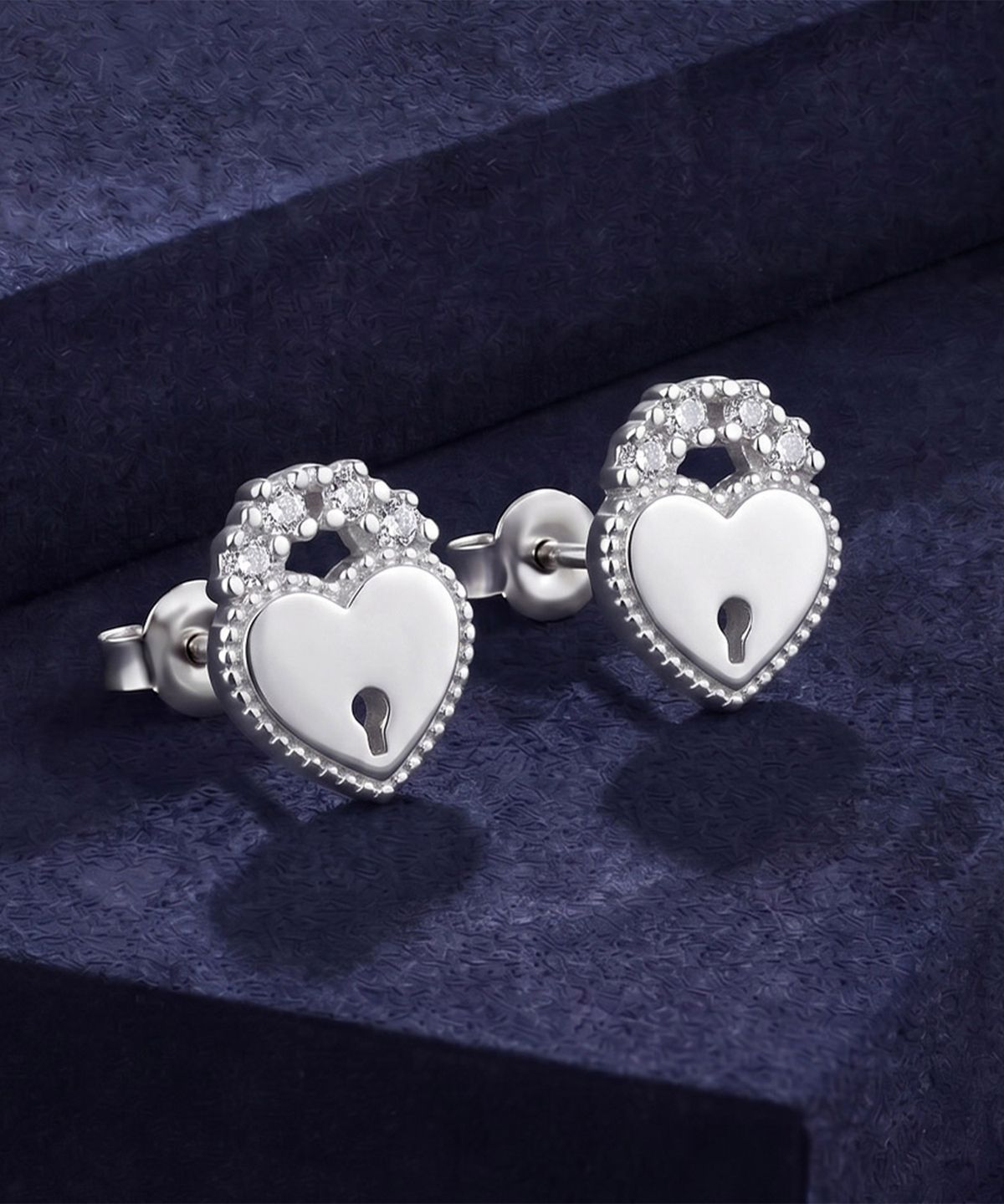 엘렌쥬얼리(HELENE JEWELRY) 실버 925 Silver 하트 자물쇠 큐빅 은 귀걸이