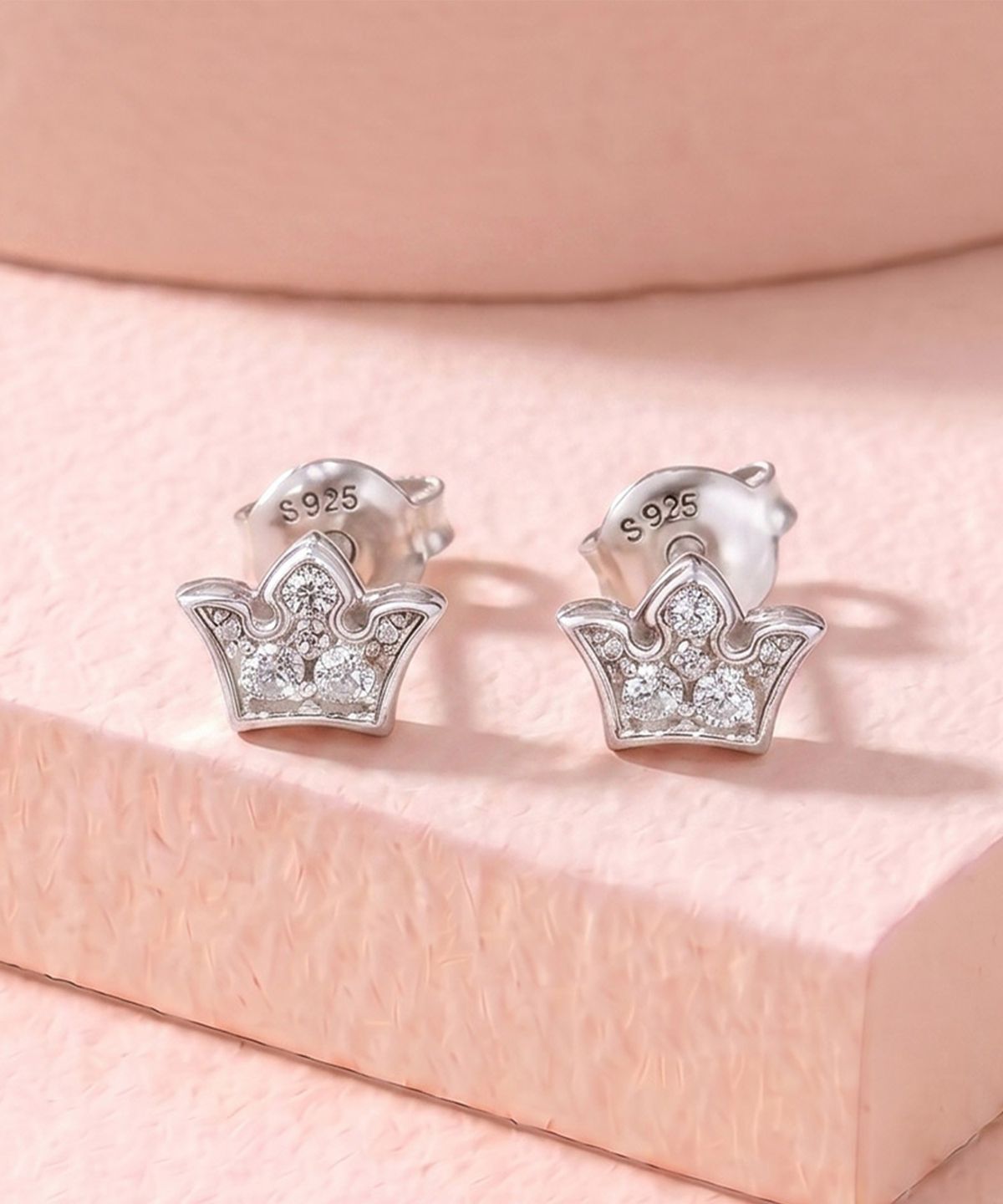 엘렌쥬얼리(HELENE JEWELRY) 실버 925 Silver 크라운 큐빅 은 귀걸이