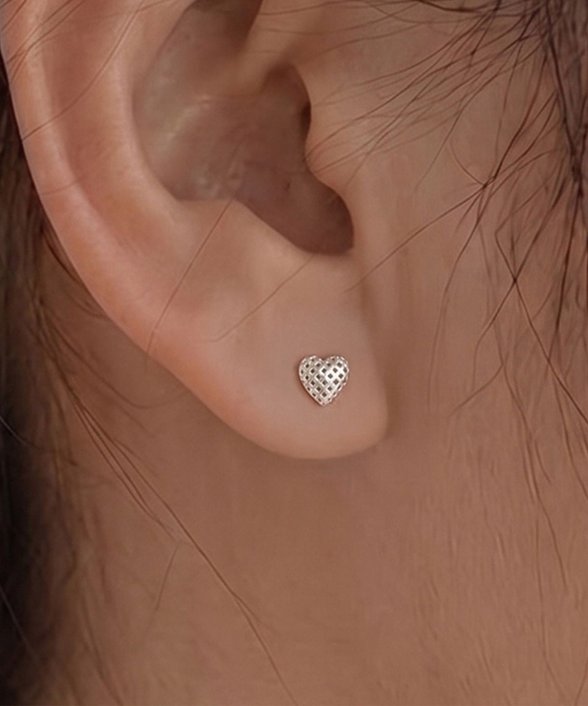 엘렌쥬얼리(HELENE JEWELRY) 실버 925 Silver 하이브 하트 은 귀걸이