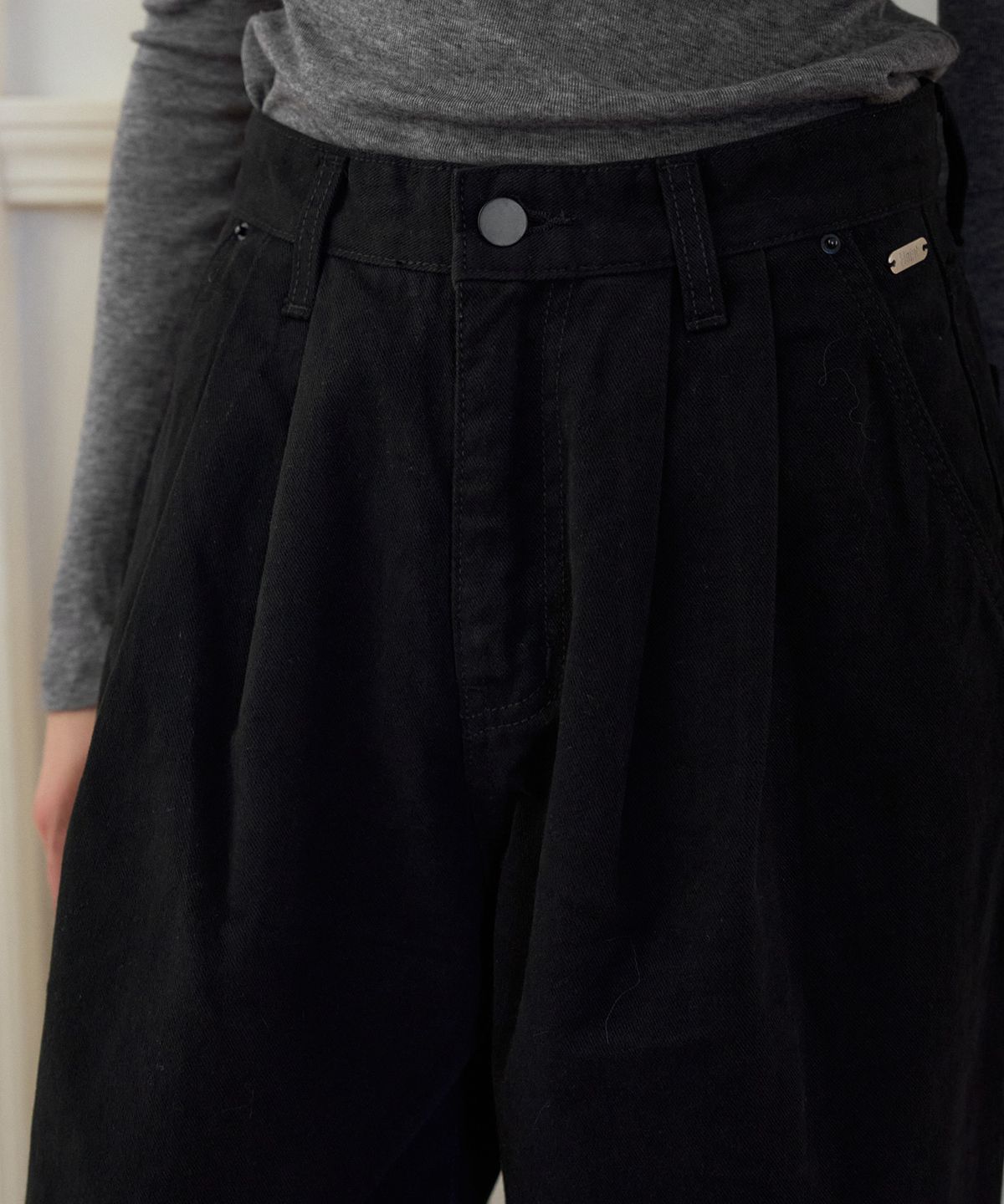 헤인트(HAINT) LOENA COTTON TUCK BALLOON PANTS 3COL_BLACK