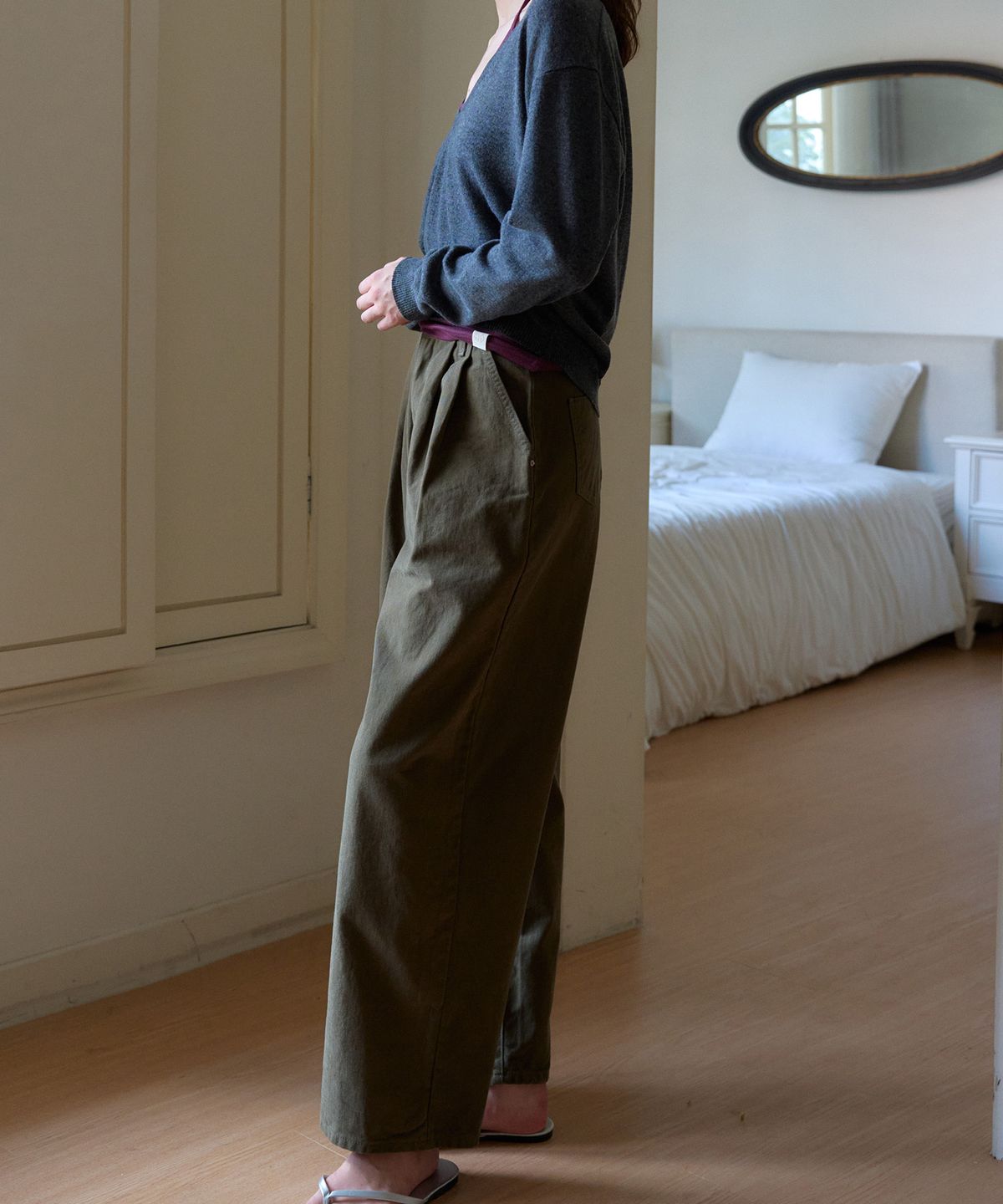 헤인트(HAINT) LOENA COTTON TUCK BALLOON PANTS 3COL_KHAKI
