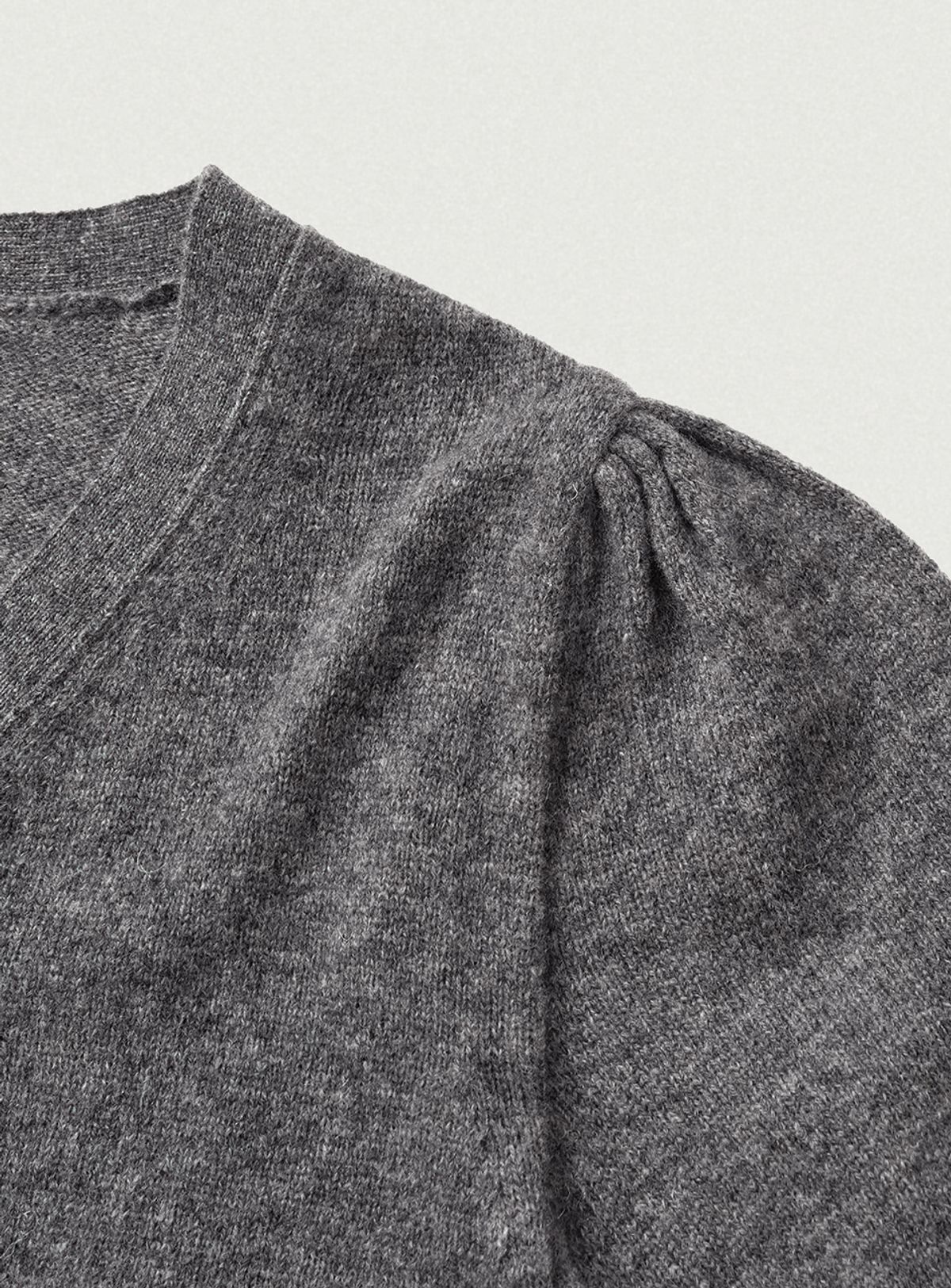 더바넷(THEBARNNET) Clay Cashmere Half Knit Cardigan_Charcoal
