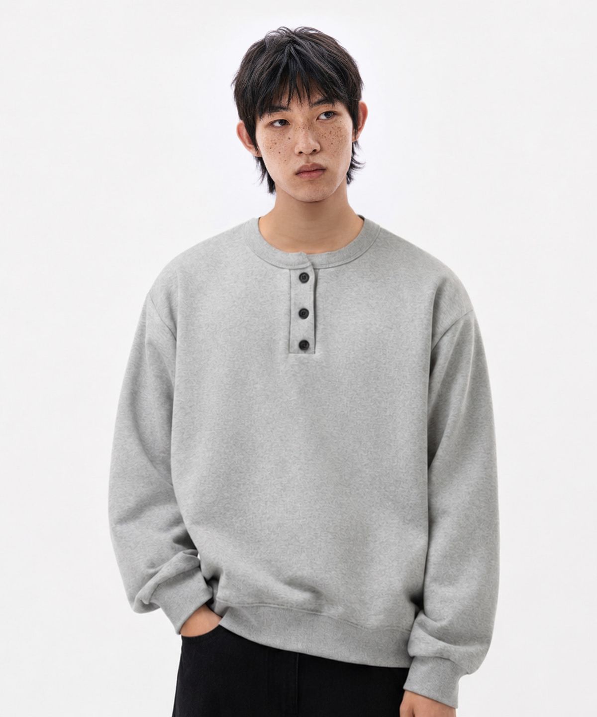 오에스아이(OSI) 헨리넥 세미 크롭 맨투맨 그레이
