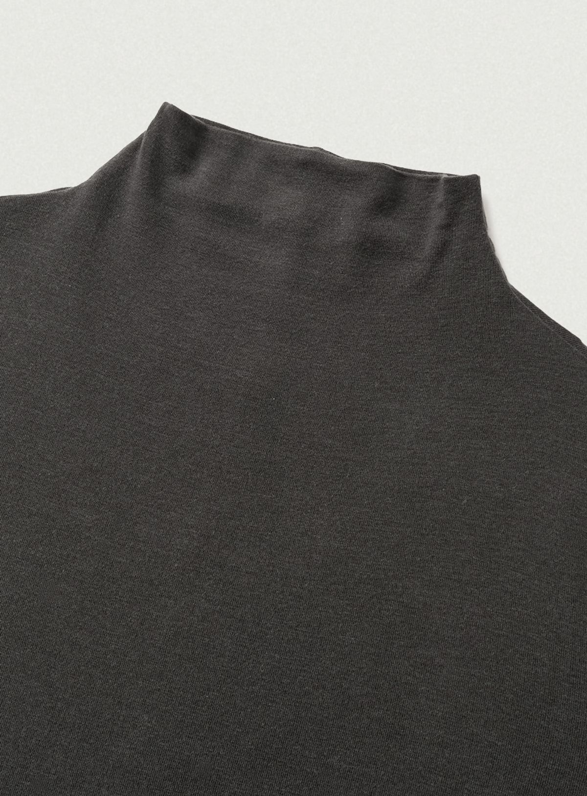 더바넷(THEBARNNET) Wool Tencel Mock-Neck T-Shirt_Charcoal