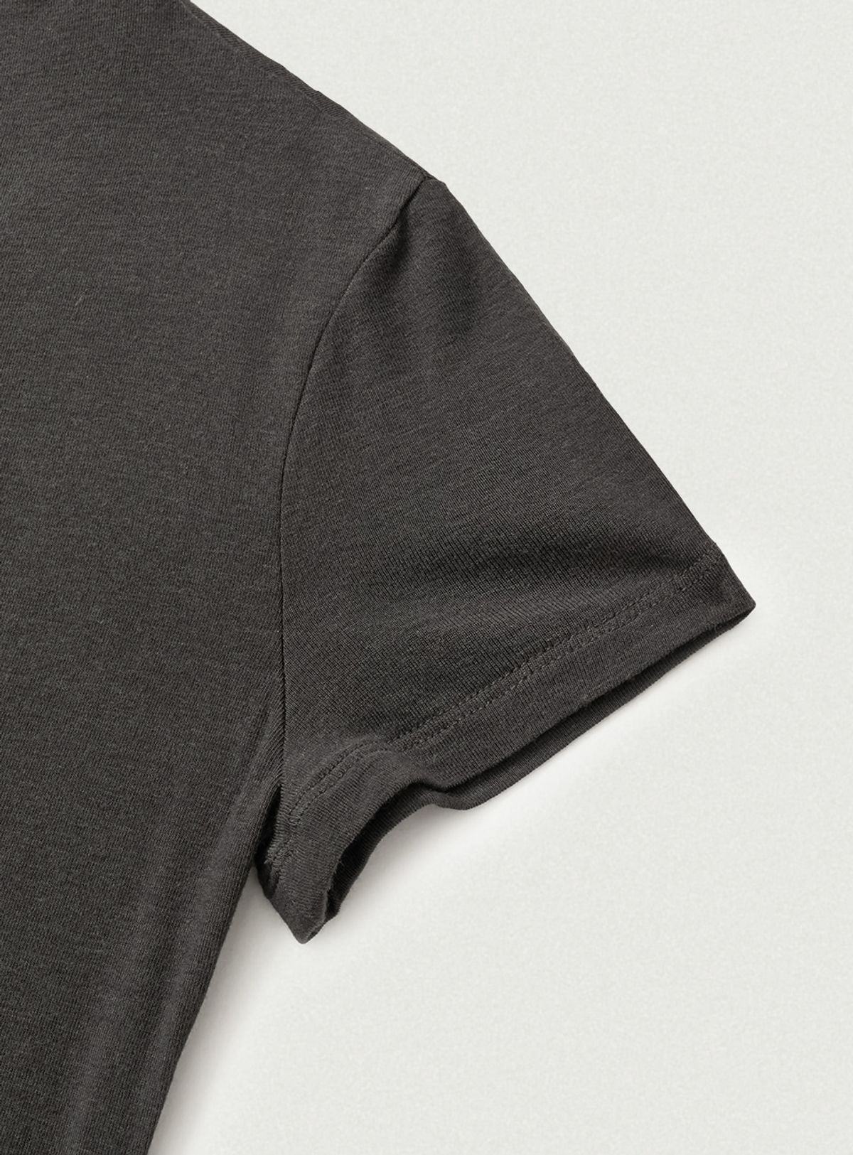 더바넷(THEBARNNET) Wool Tencel Mock-Neck T-Shirt_Charcoal