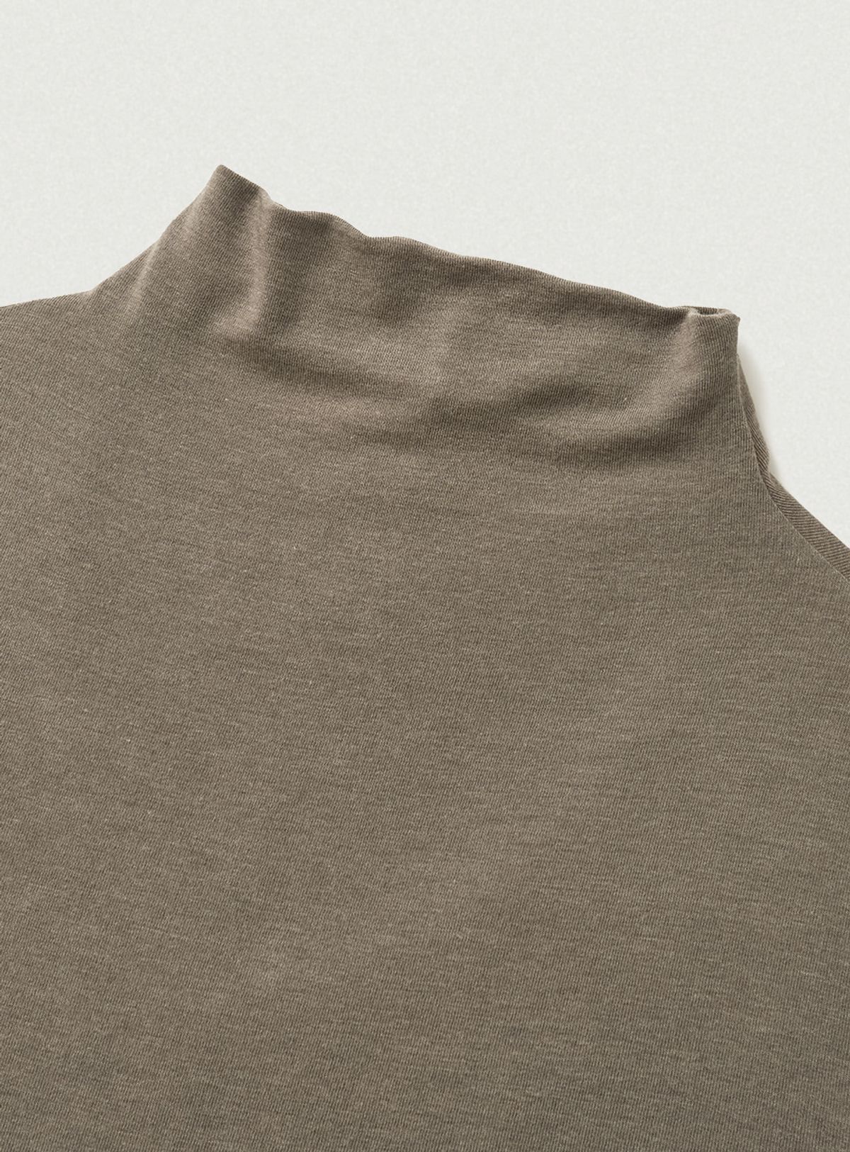 더바넷(THEBARNNET) Wool Tencel Mock-Neck T-Shirt_Mocha