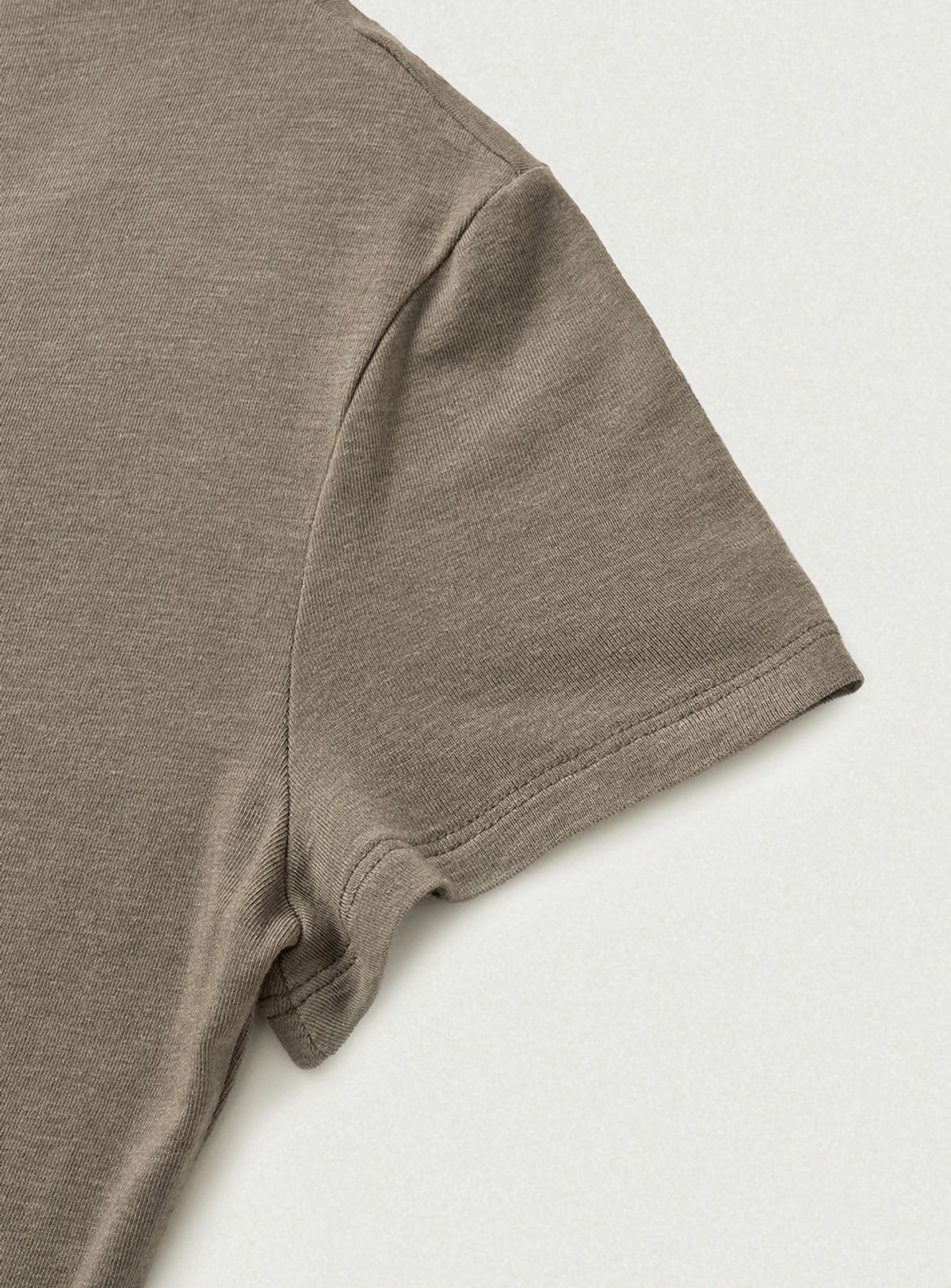 더바넷(THEBARNNET) Wool Tencel Mock-Neck T-Shirt_Mocha