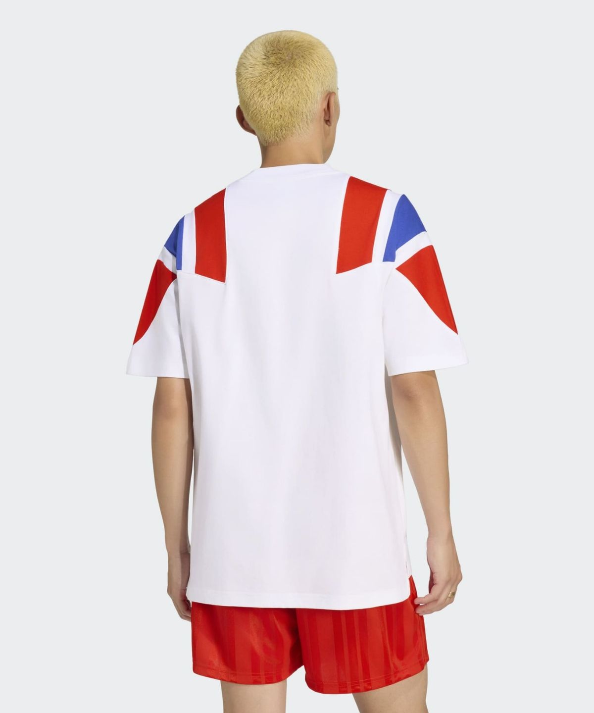 아디다스(ADIDAS) FC 바이에른 뮌헨 EQT 티셔츠 - 화이트:레드:블루 / KG2290