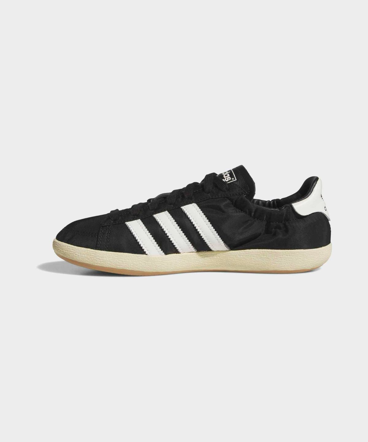 아디다스(ADIDAS) 자바 로우 스크런치 - 블랙:화이트:웜바닐라 / KK3997