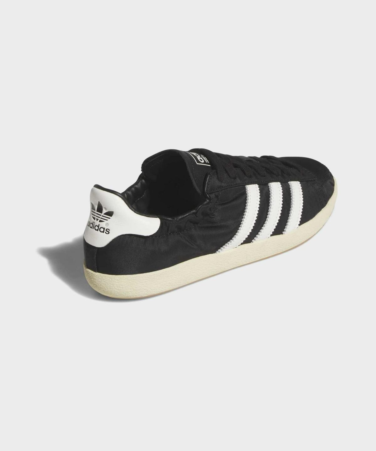 아디다스(ADIDAS) 자바 로우 스크런치 - 블랙:화이트:웜바닐라 / KK3997