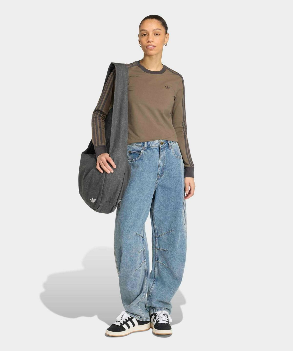 아디다스(ADIDAS) 하이 라이즈 배럴 레그 데님 팬츠 - 블루 / KQ6476