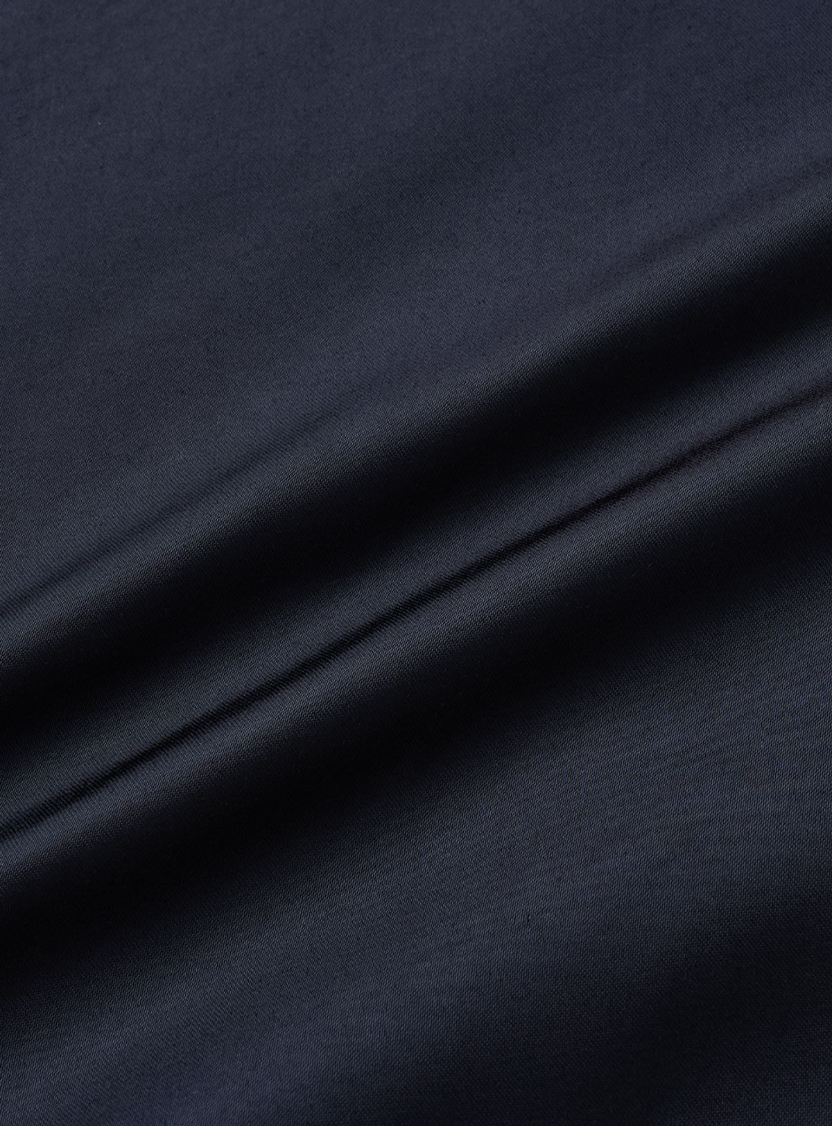 더바넷(THEBARNNET) Glow Satin Midi Skirt_Navy