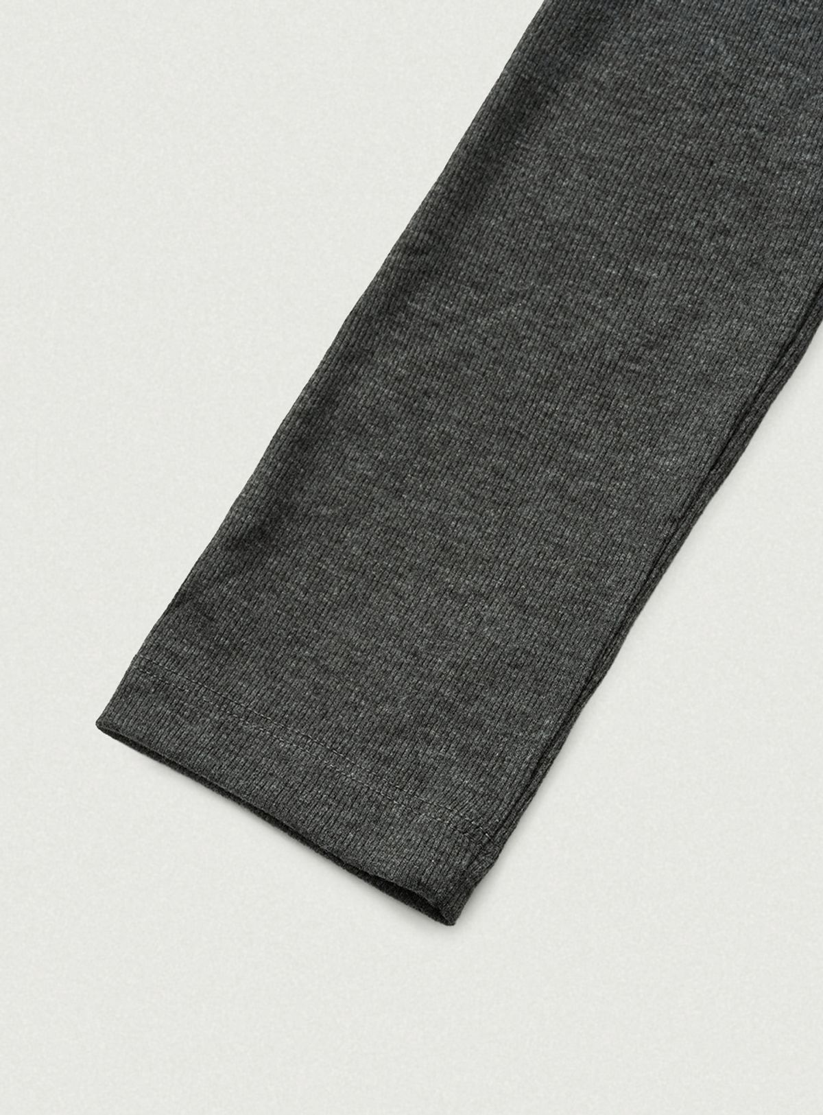 더바넷(THEBARNNET) Aimee Slim Layered T-shirt_Charcoal