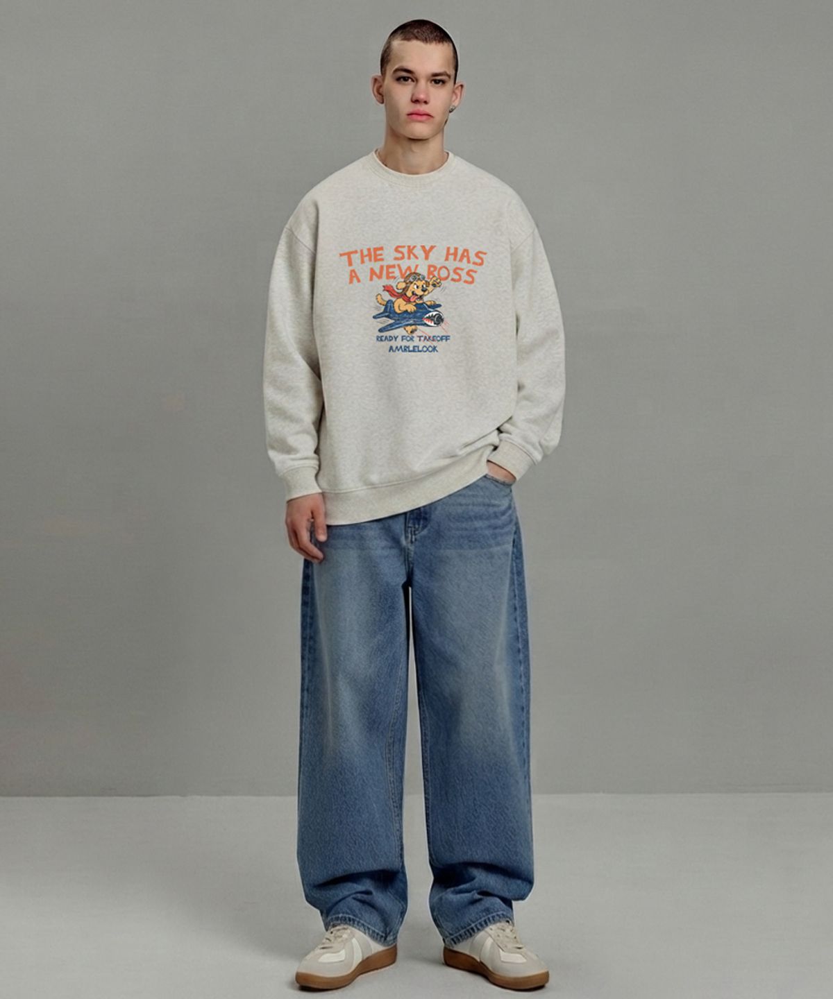 엠블룩(AMBLELOOK) 레귤러 스웨트셔츠 NEW BOSS (3color)