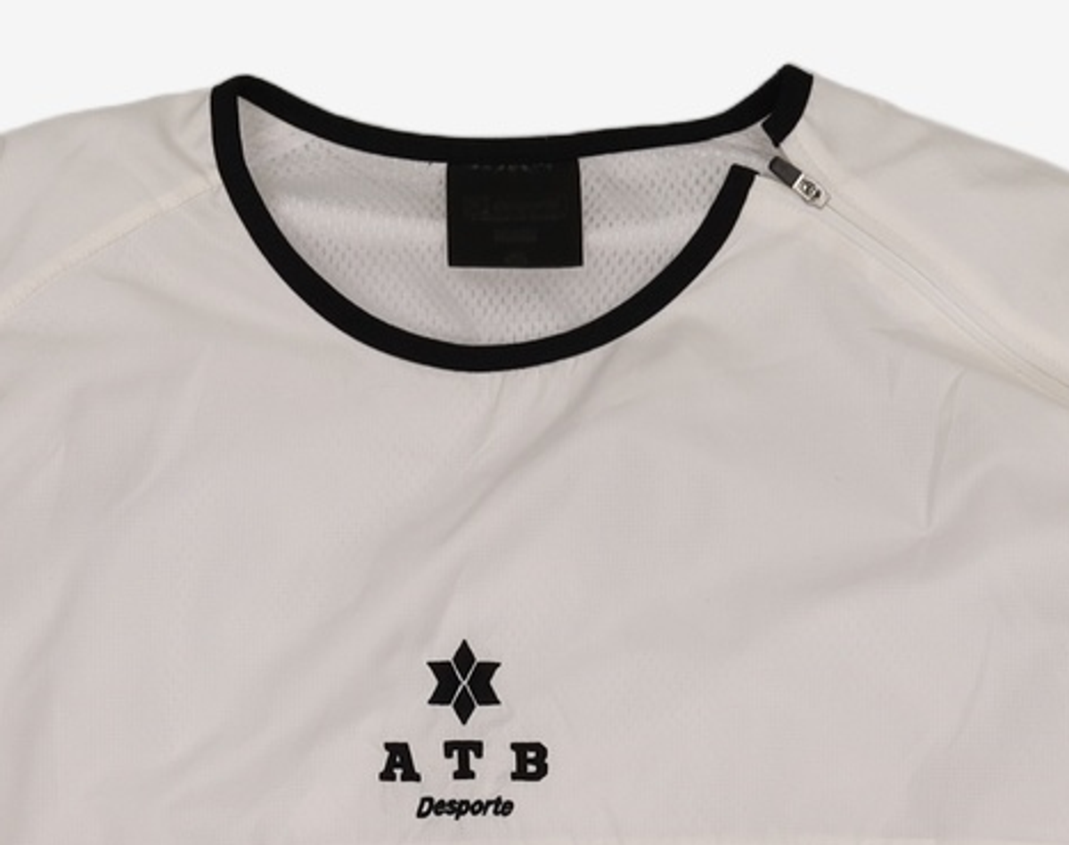 데스포르치(DESPORTE) 트레이닝 재킷 105