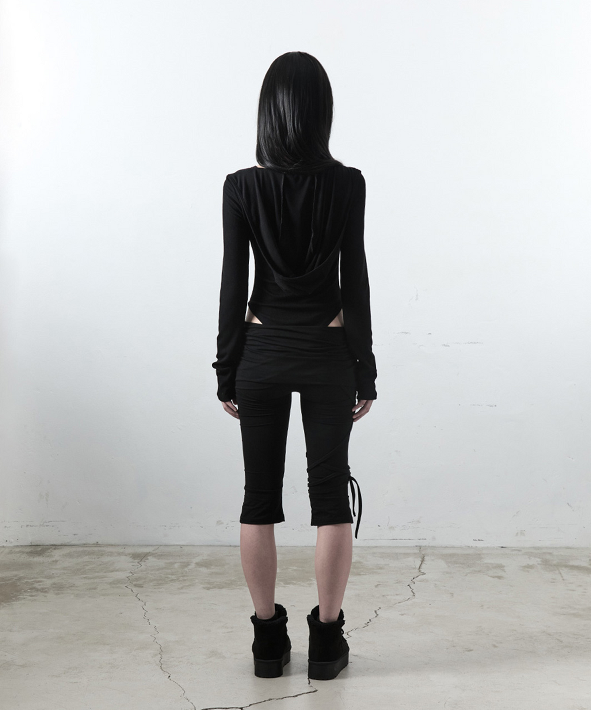 사일프레이(41PRAY) Drawstring Slit Capri Pants / Black