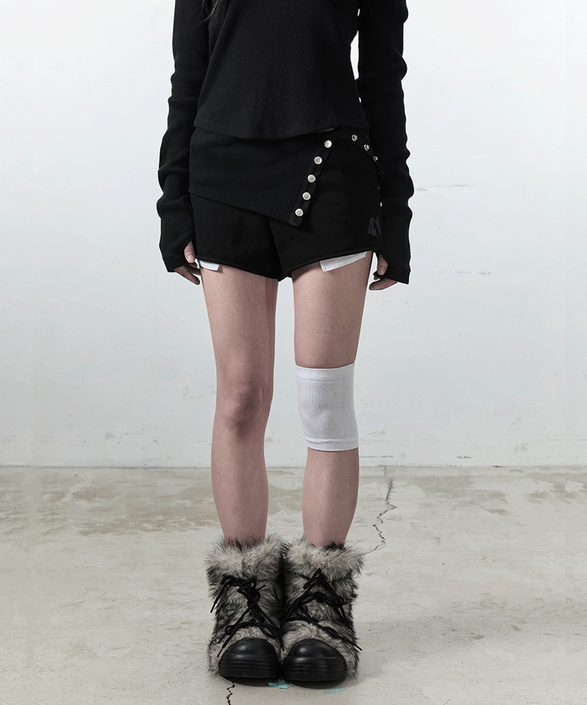 사일프레이(41PRAY) Folded Snap Shorts / Black