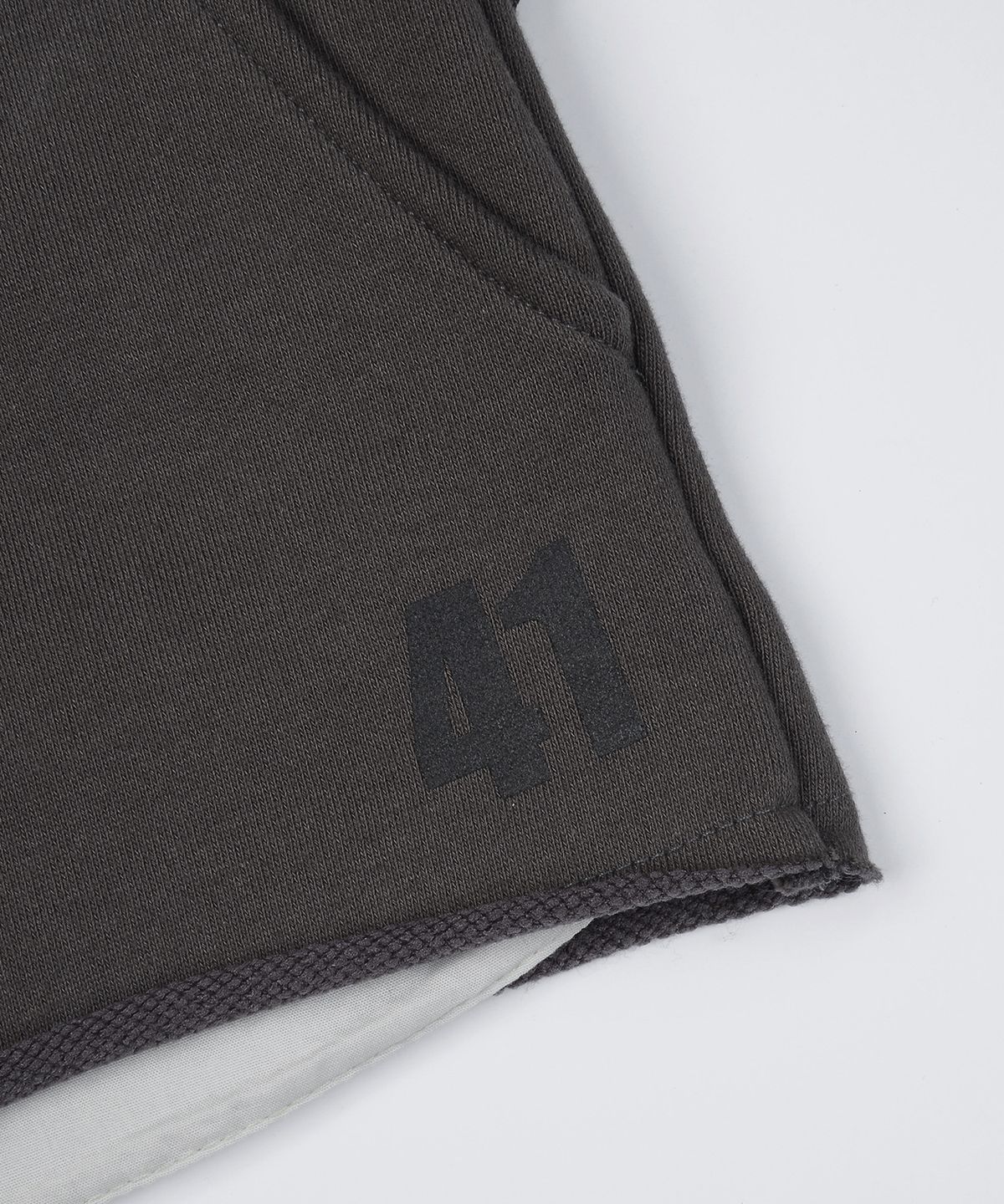 사일프레이(41PRAY) Folded Snap Shorts / Charcoal