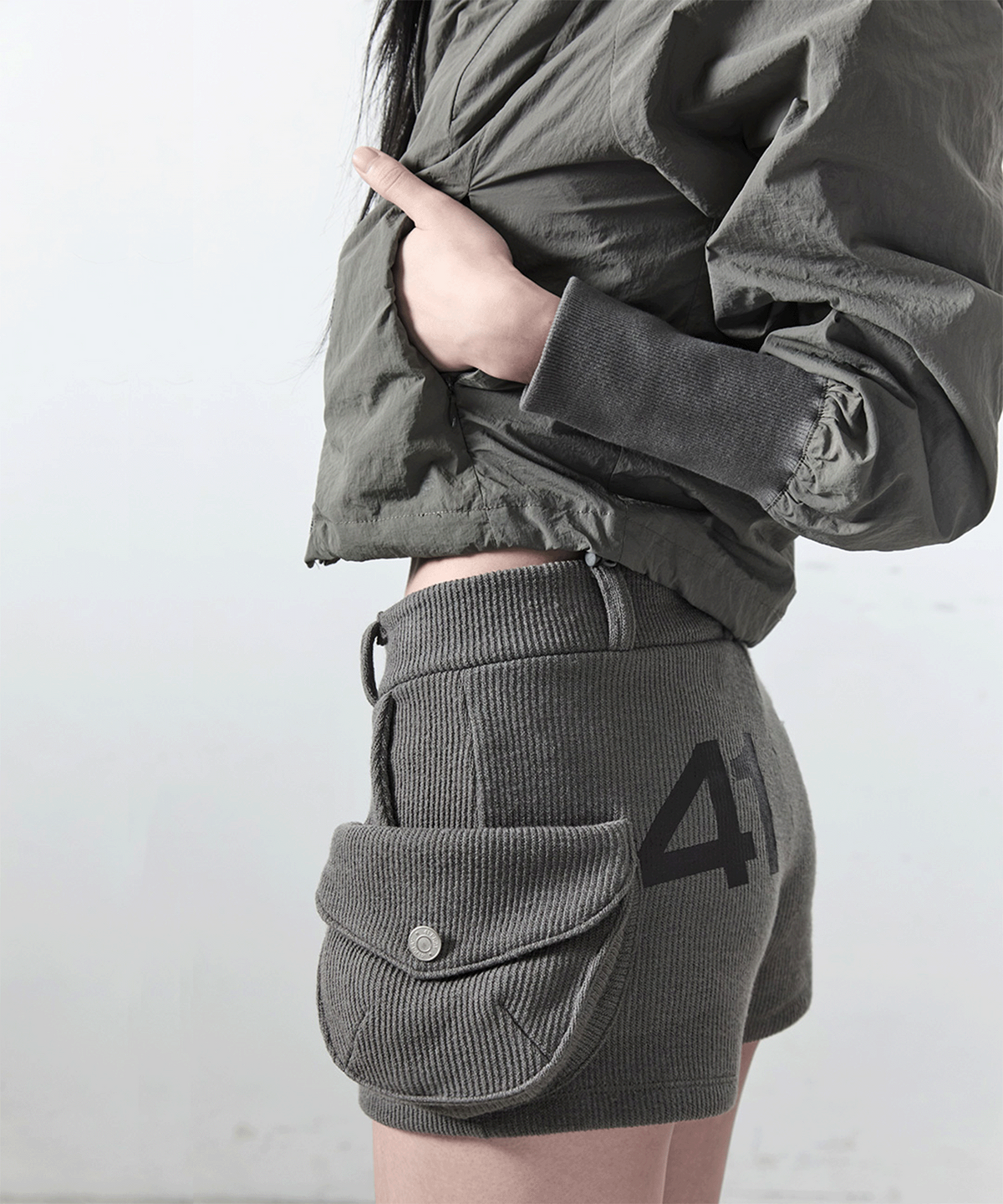 사일프레이(41PRAY) 41 Graphic Pocket Shorts / Khaki Beige