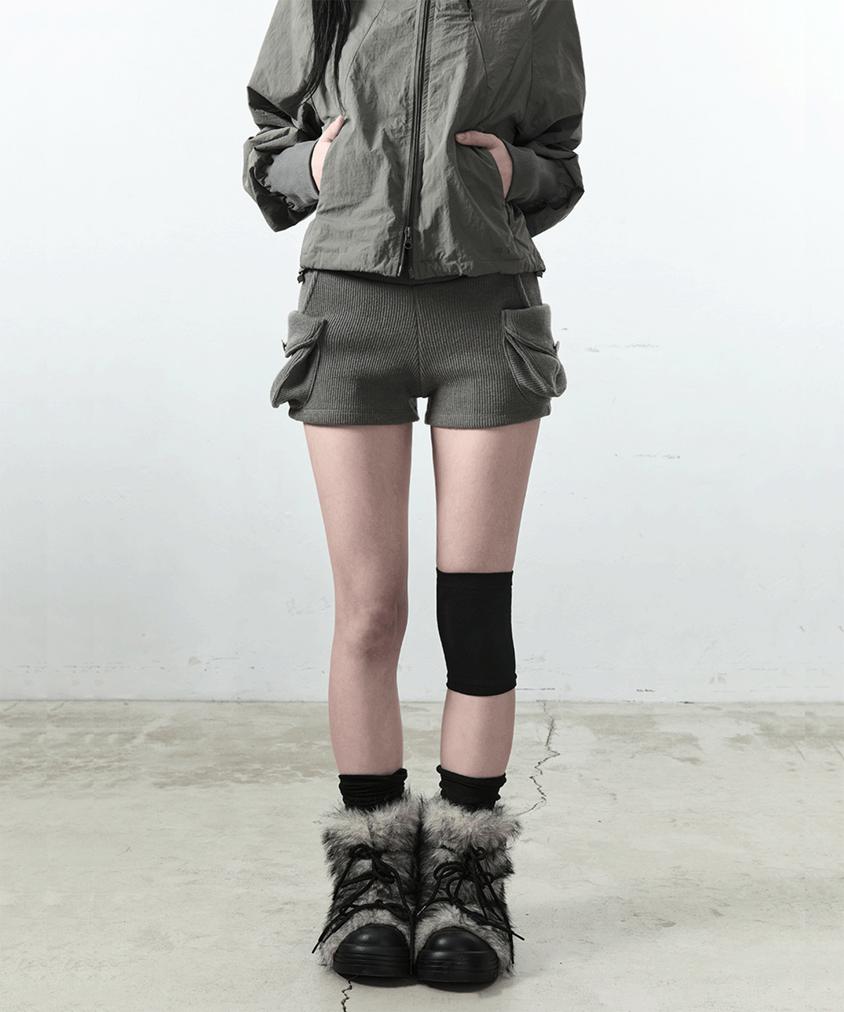사일프레이(41PRAY) 41 Graphic Pocket Shorts / Khaki Beige