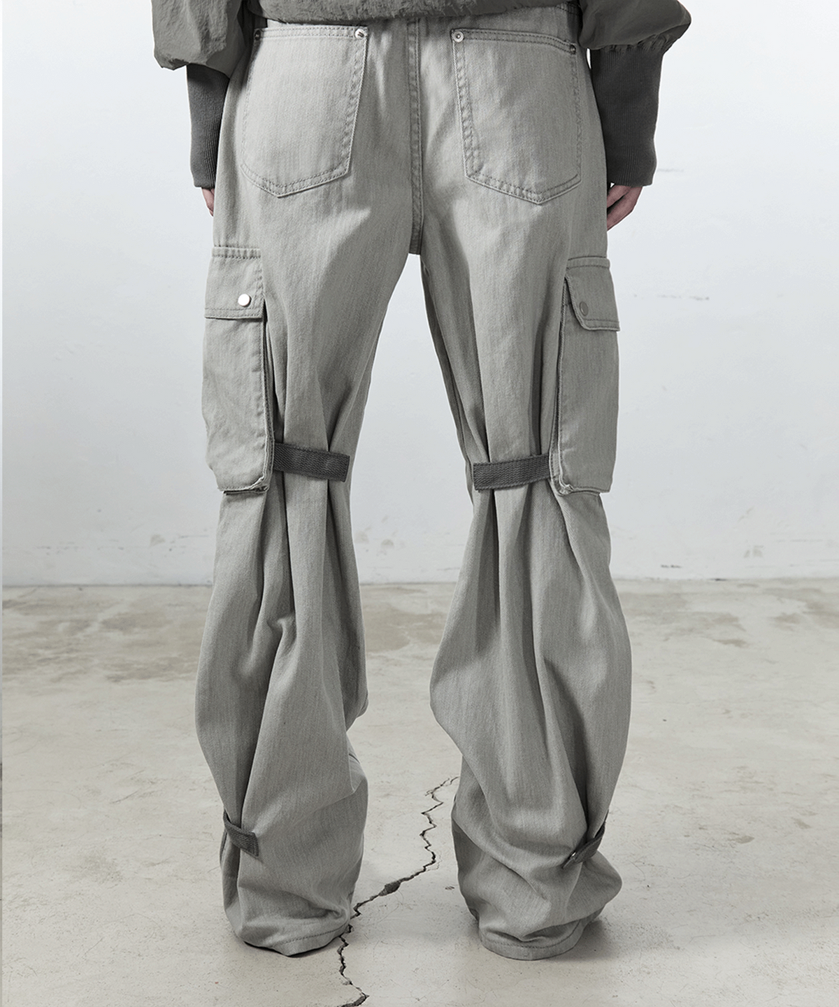 사일프레이(41PRAY) Snap Detail Cargo Pants / Light Grey