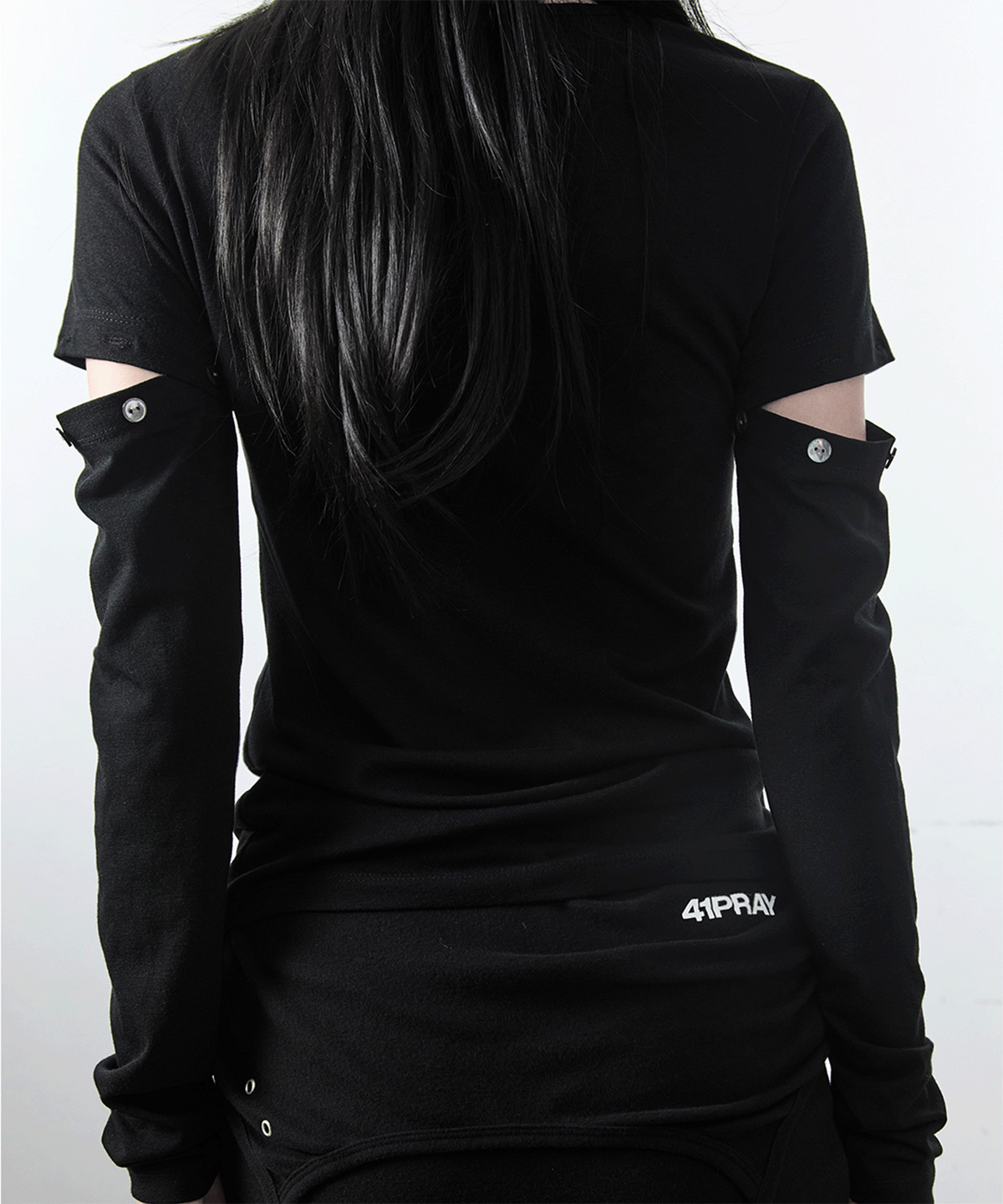 사일프레이(41PRAY) Button Cutout Sleeve Top / Black