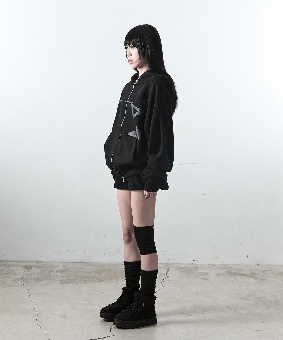 사일프레이(41PRAY) Shot Rivet Zip-Up Hoodie / Black