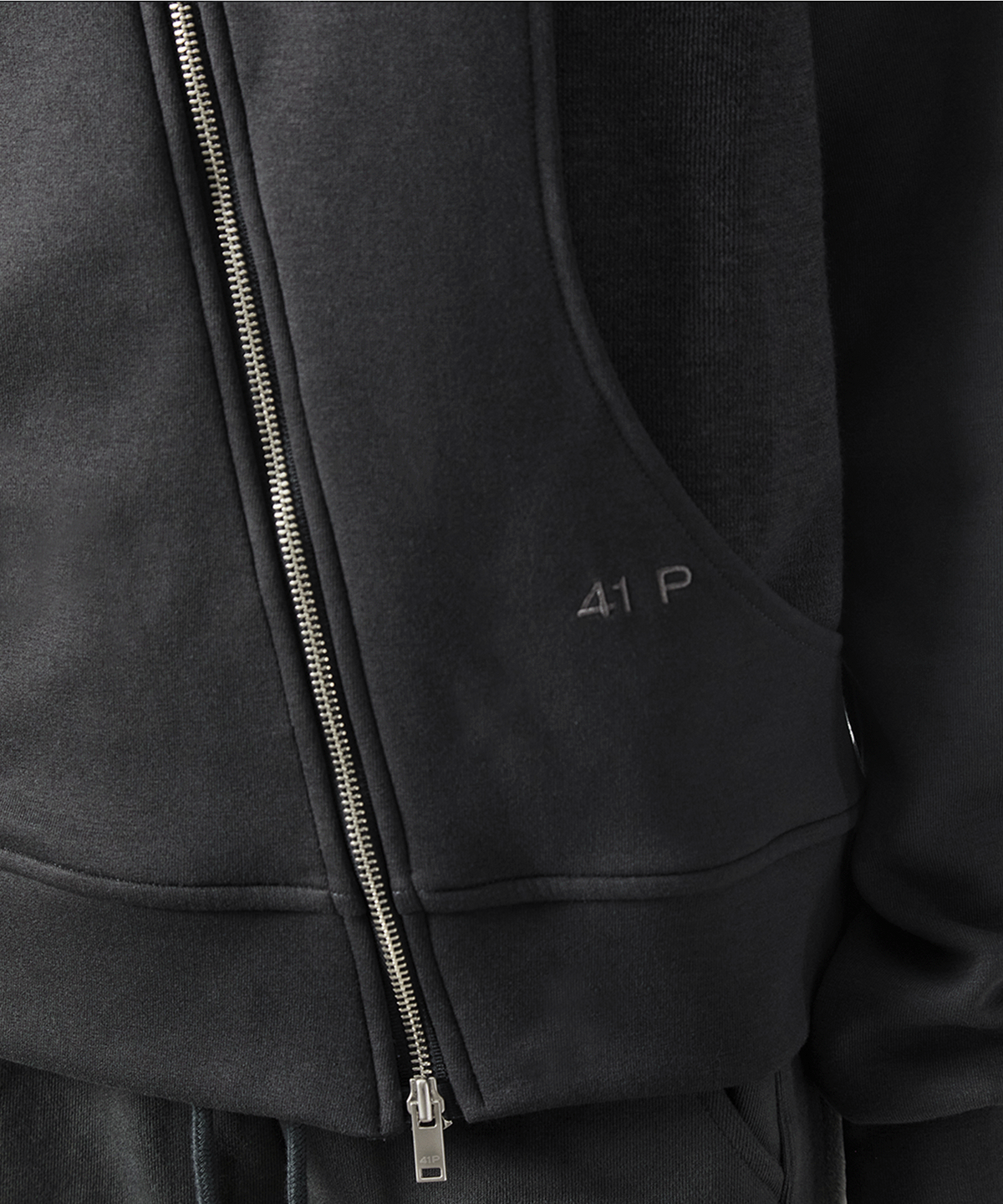 사일프레이(41PRAY) Diagnal Zip-Up / Charcoal