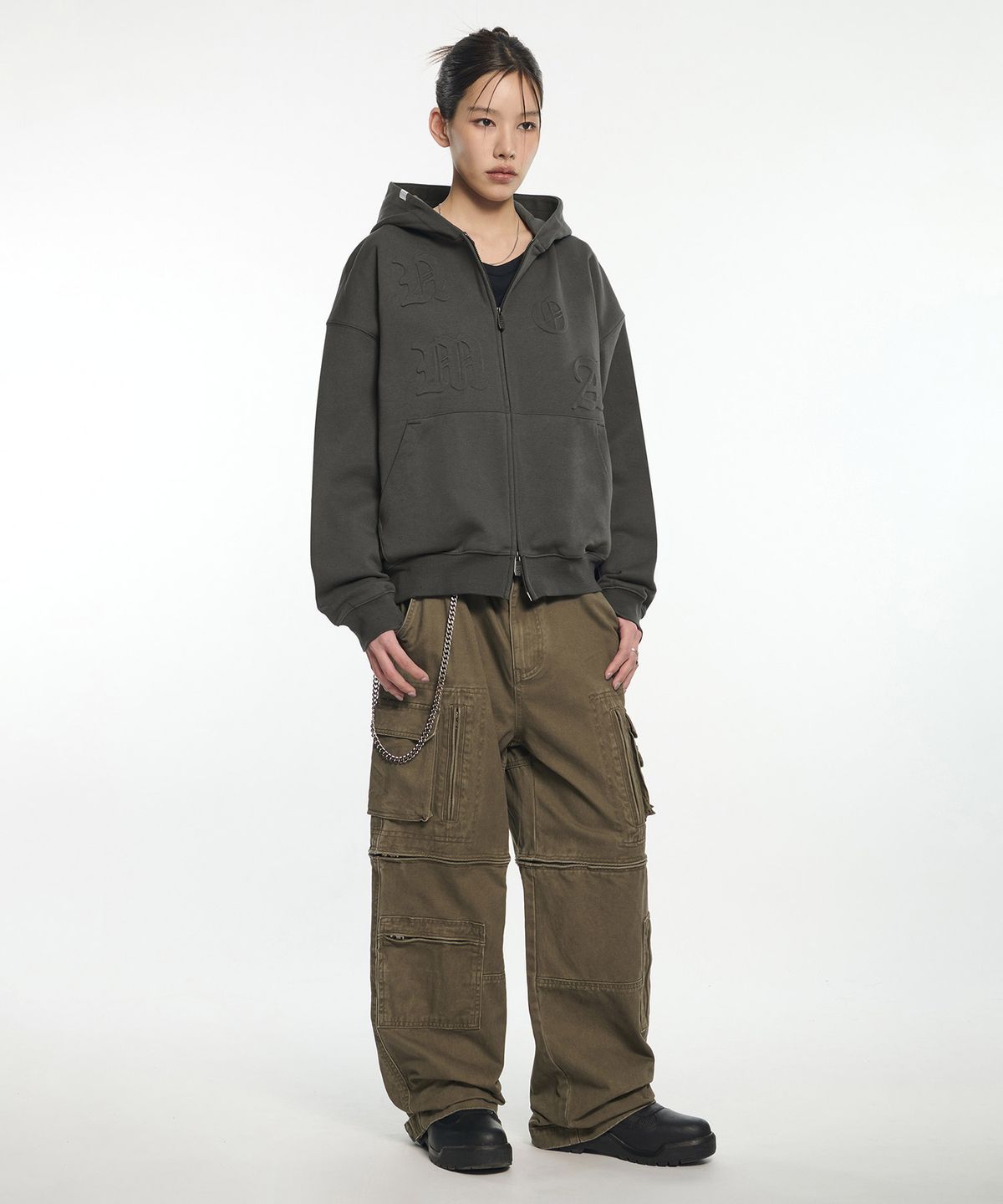 노매뉴얼(NOMANUAL) NM EMBOSSED HOODED ZIP-UP - CHARCOAL